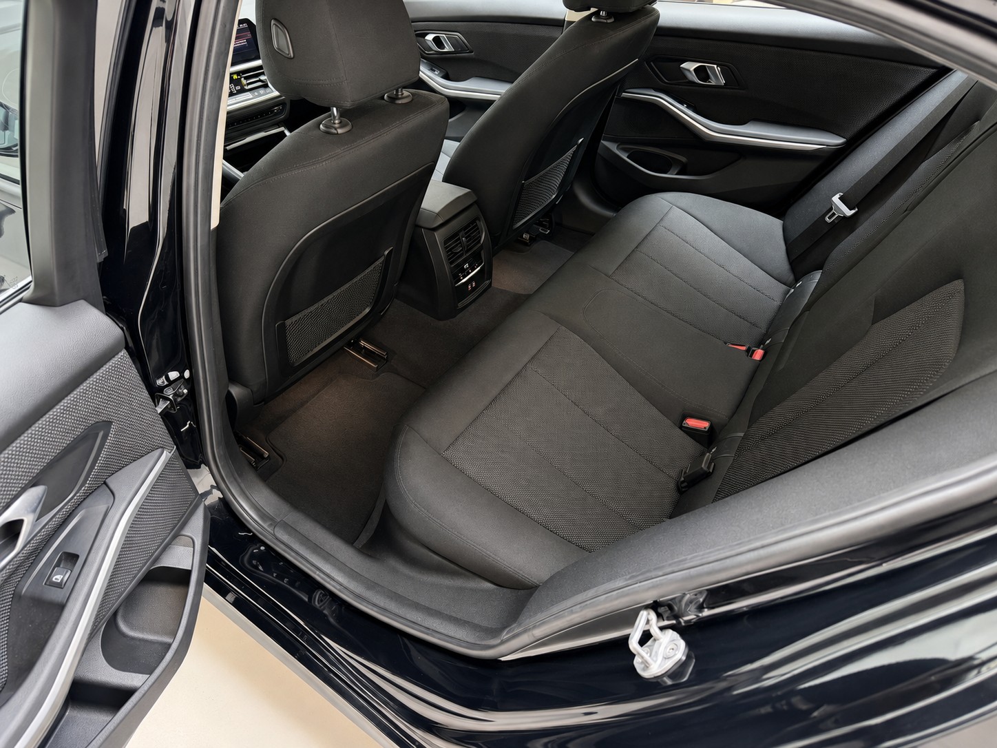 BMW 318i Steptronic-image-13