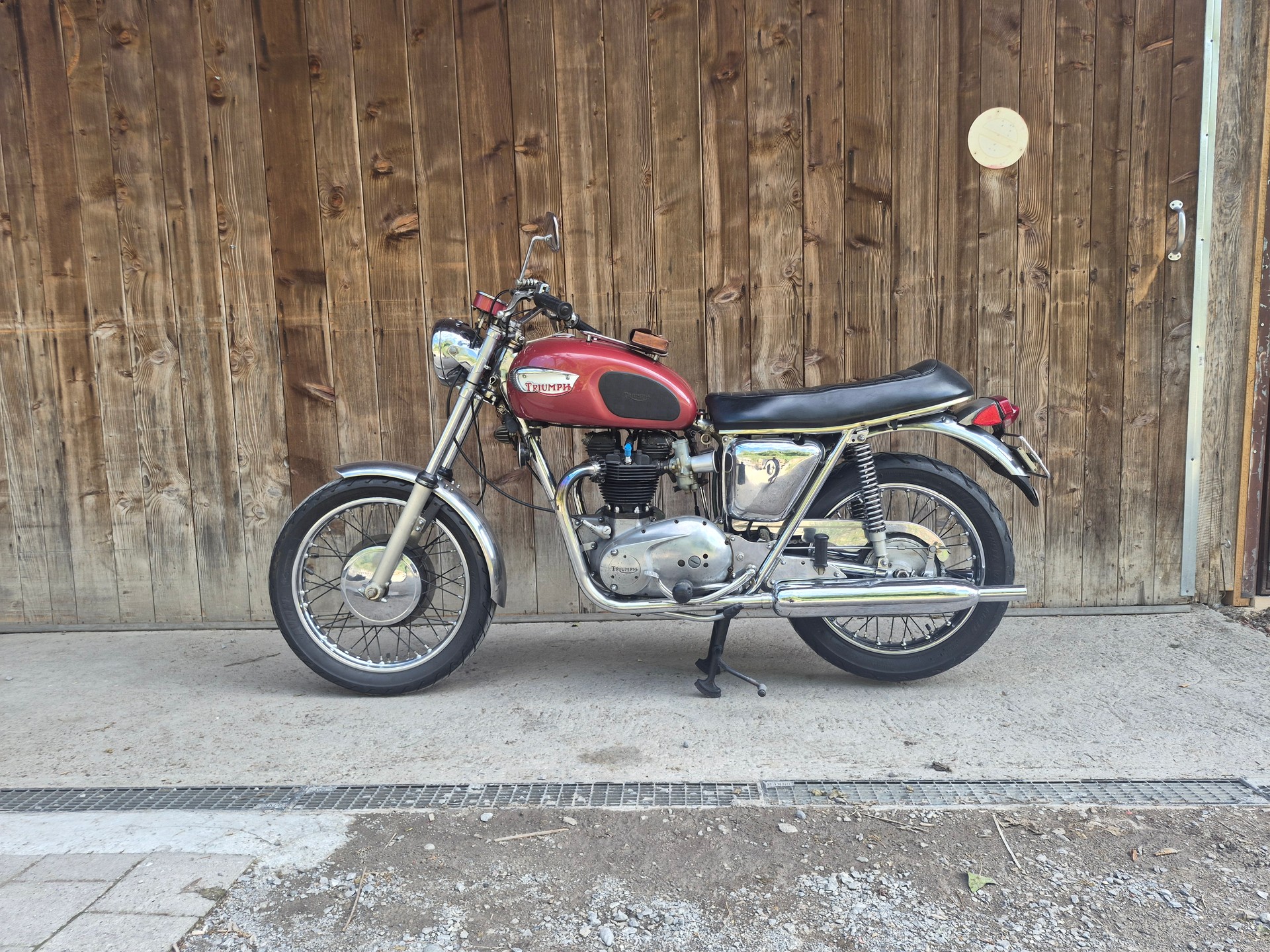 TRIUMPH T120