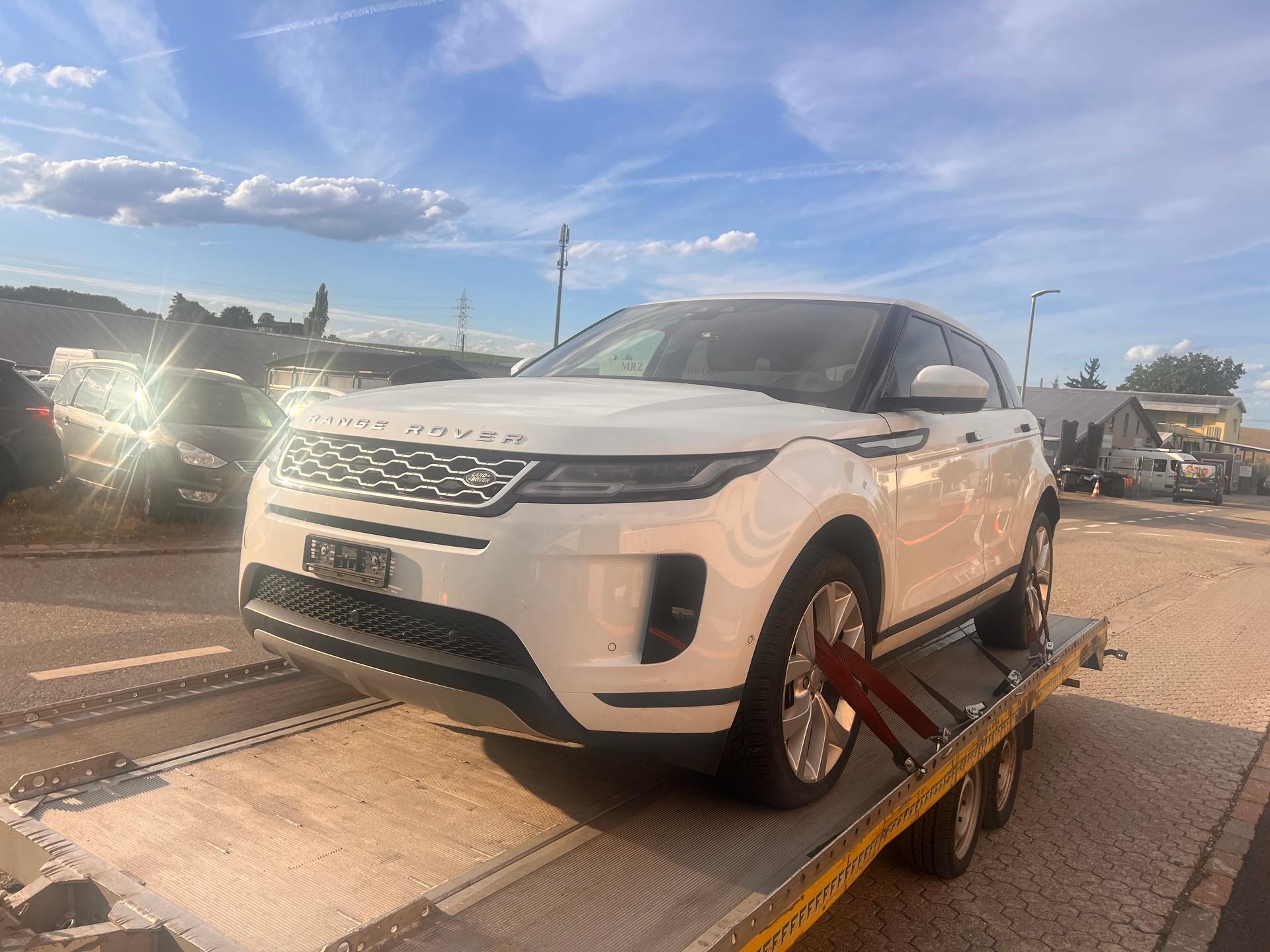 LAND ROVER Range Rover Evoque R-Dynamic D 180 AT9-image-1