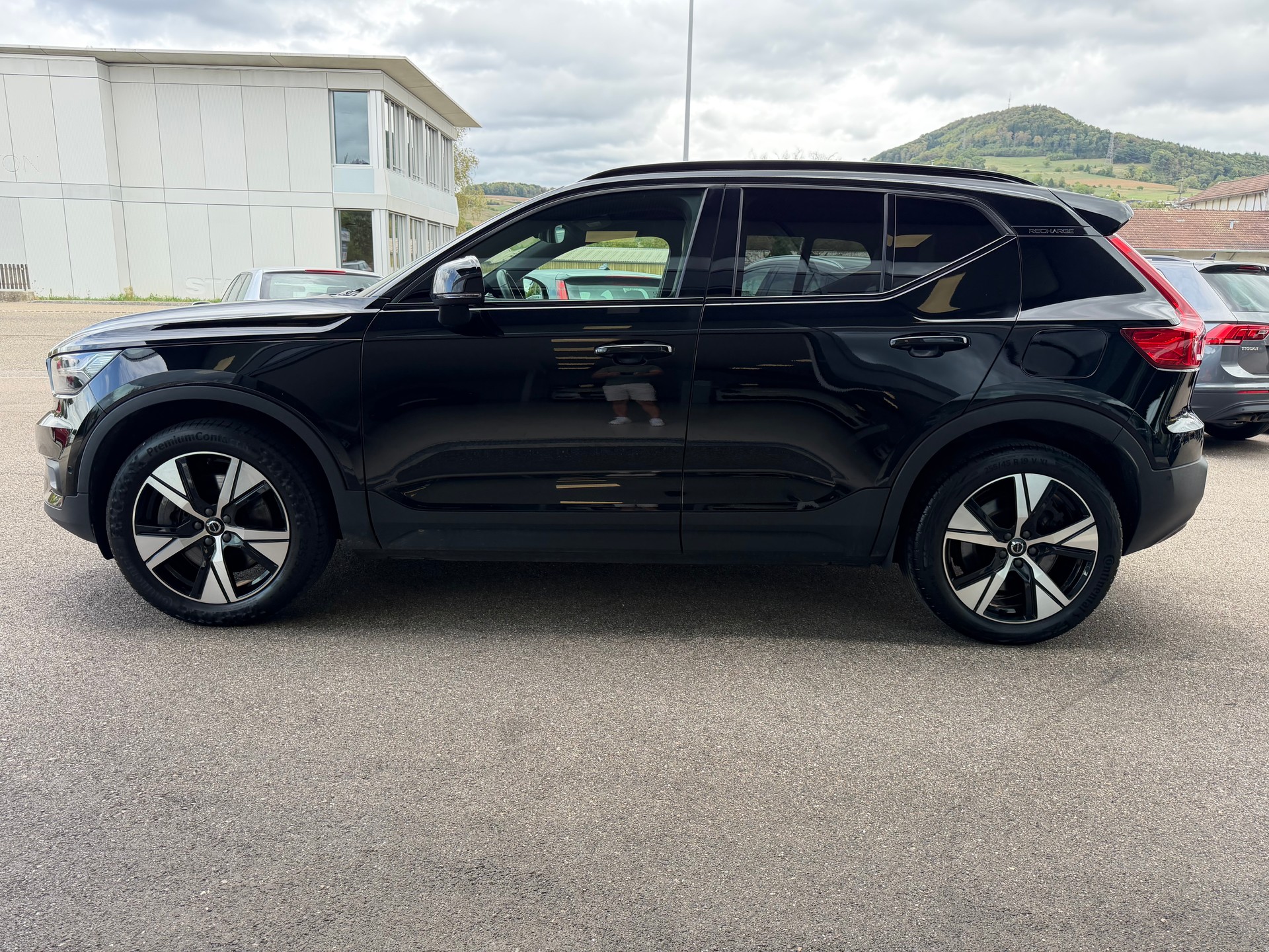 VOLVO XC40 P8 Twin Pro AWD ***Anhängerkupplung 1500Kg***-image-9