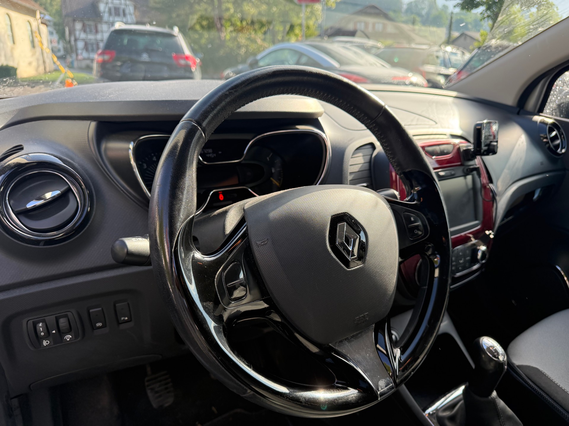 RENAULT Captur 1.5 dCi Privilège-image-12