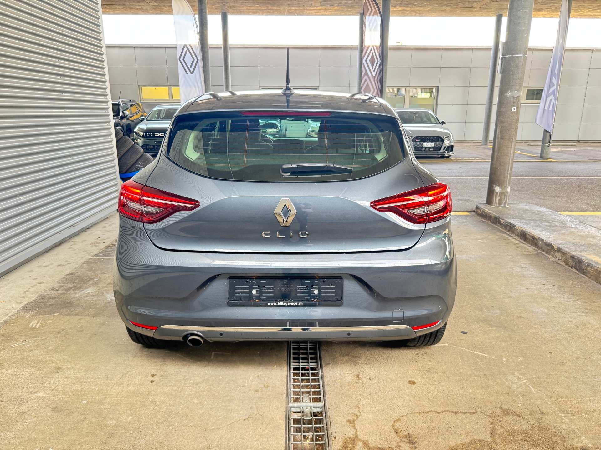 RENAULT Clio 1.0 TCe Zen CVT-image-3