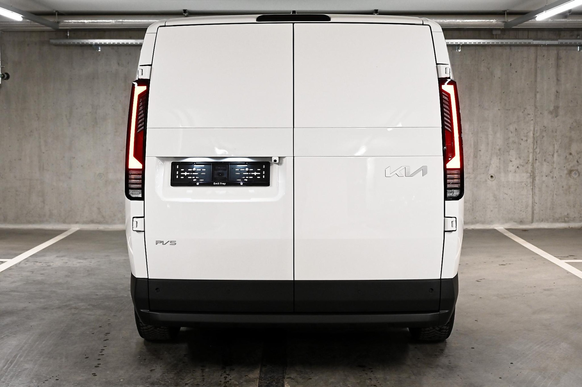 KIA PV5 Cargo 71.2 kWh Plus-image-13