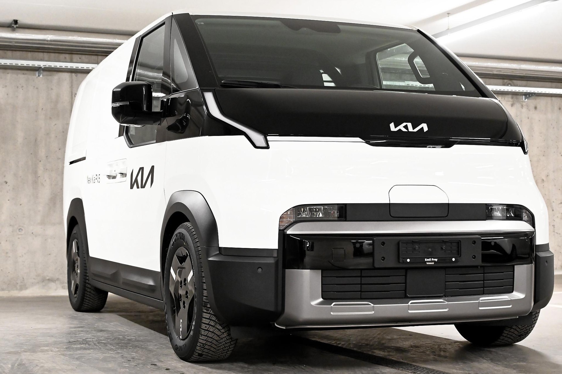 KIA PV5 Cargo 71.2 kWh Plus-image-3