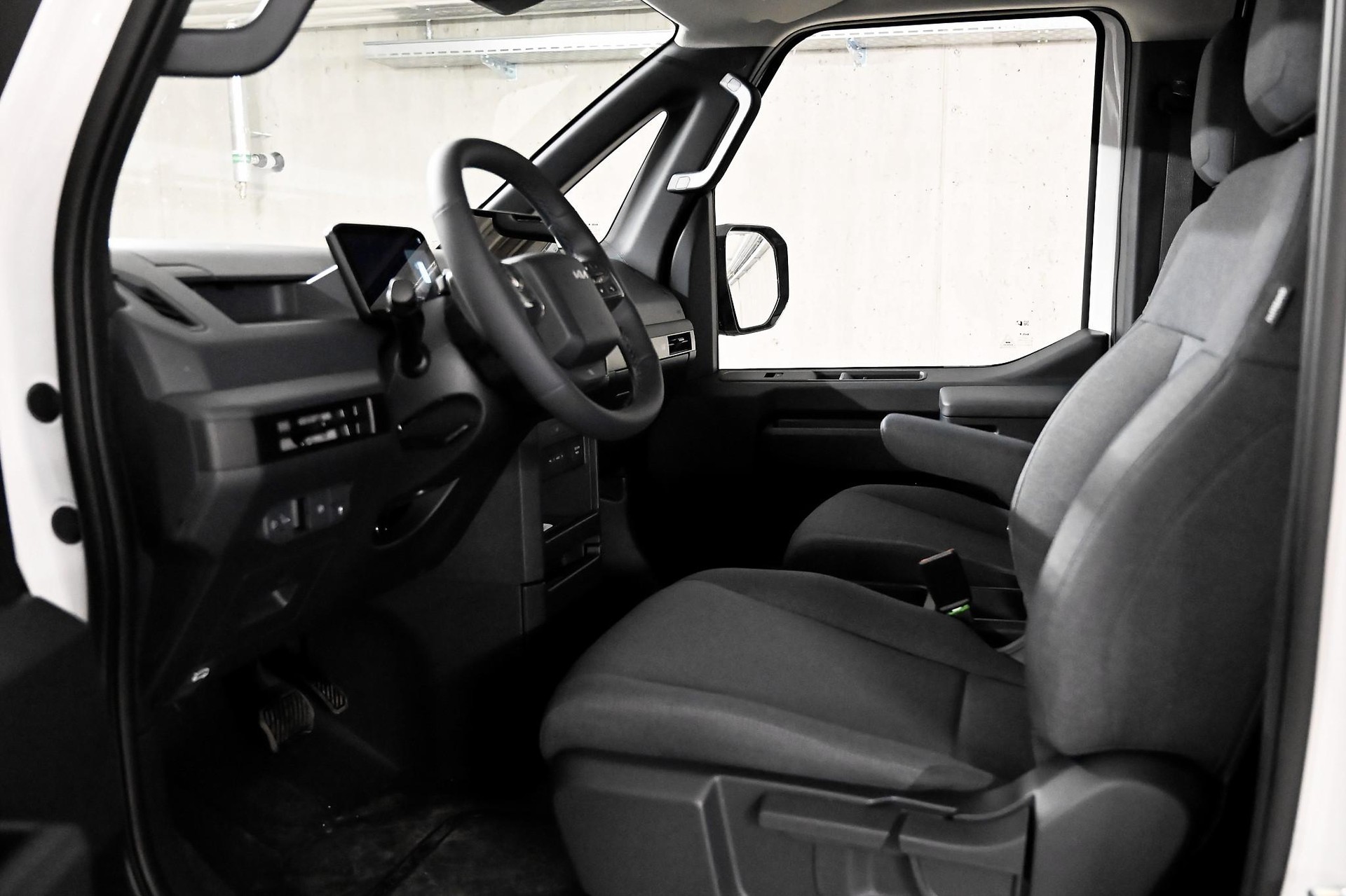 KIA PV5 Cargo 71.2 kWh Plus-image-9