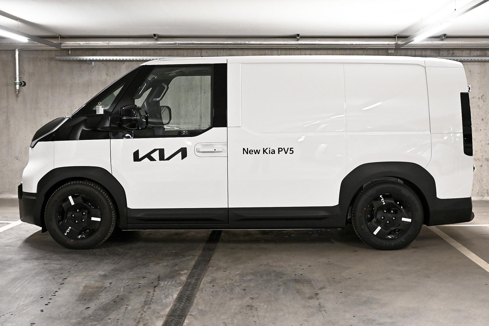 KIA PV5 Cargo 71.2 kWh Plus-image-6