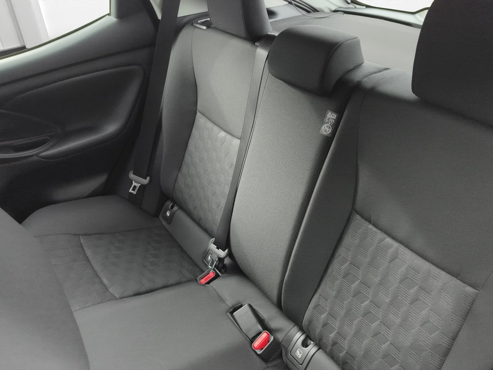 TOYOTA Yaris 1.5 VVT-i HSD Comfort-image-14