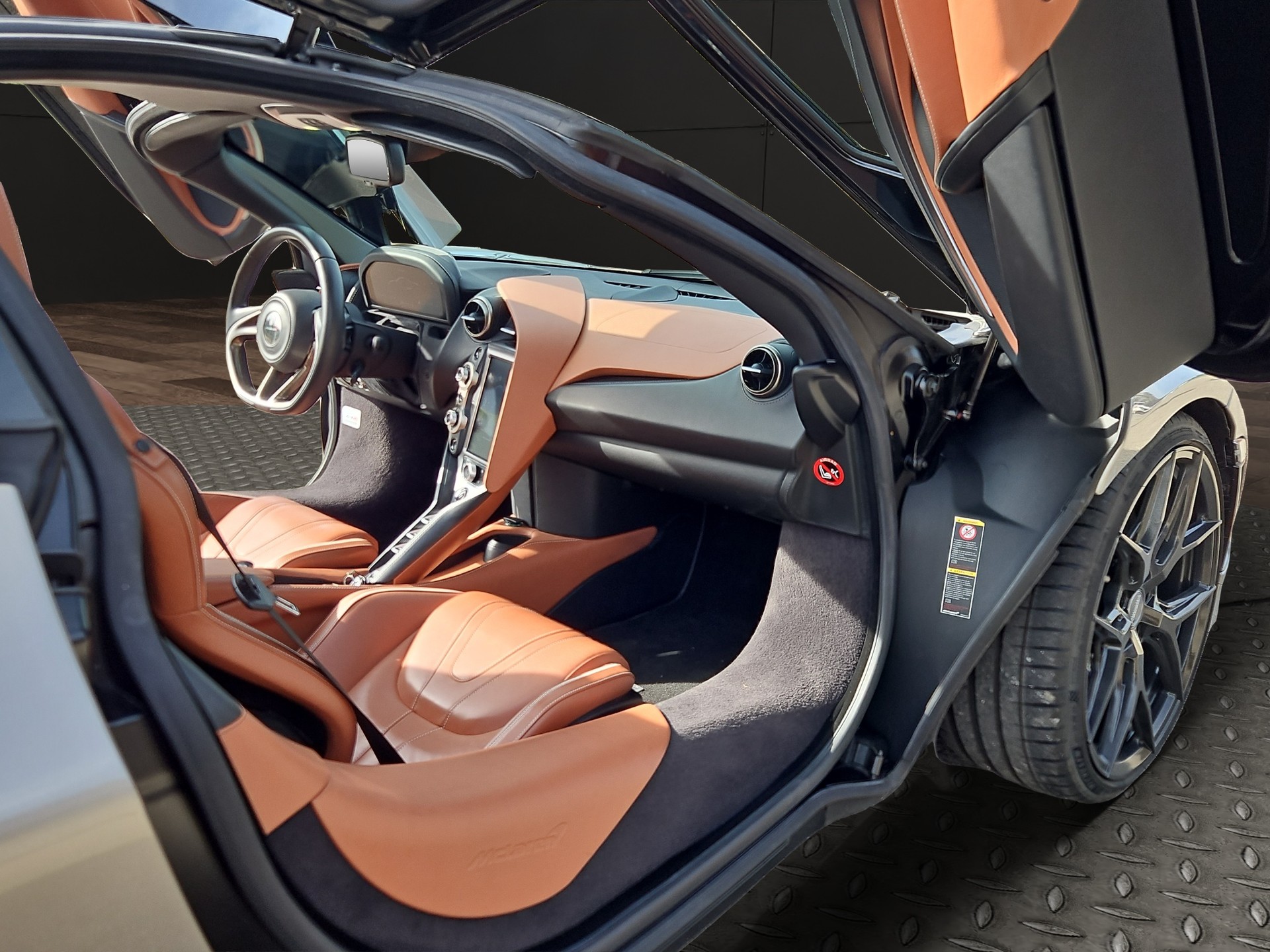 McLAREN 720S Coupé 4.0 V8 SSG-image-18