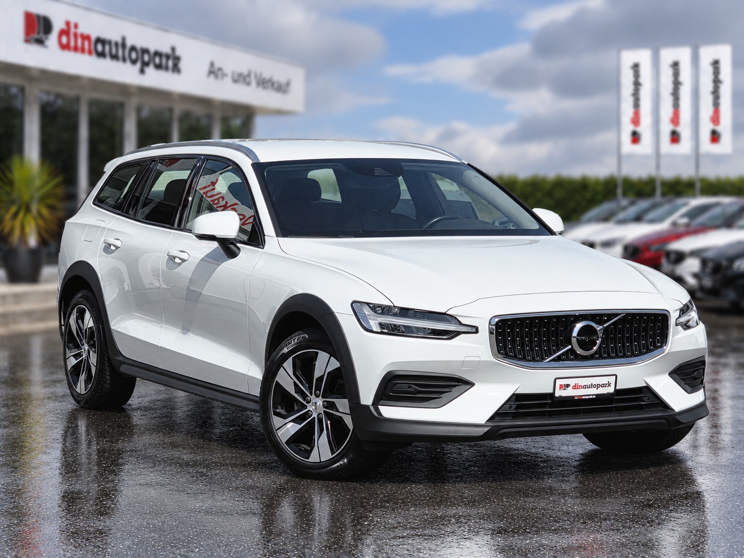 VOLVO VOLVO V60 Cross Country B4 D AWD Geartronic | CH-Fahrzeug | Gratis-Service bis 150'000 km | Top Zustand | Top Ausstattung-image-1
