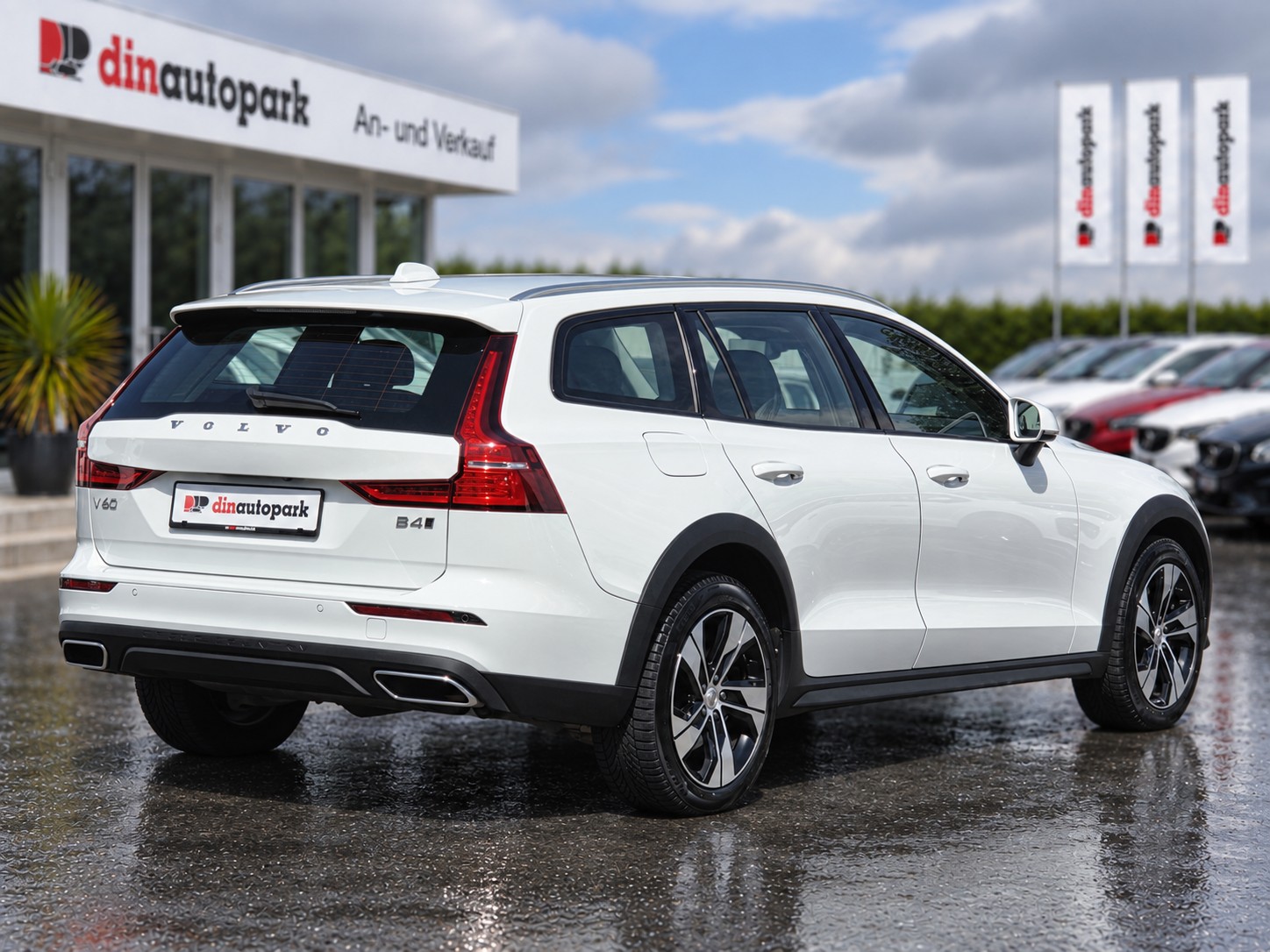VOLVO VOLVO V60 Cross Country B4 D AWD Geartronic | CH-Fahrzeug | Gratis-Service bis 150'000 km | Top Zustand | Top Ausstattung-image-3
