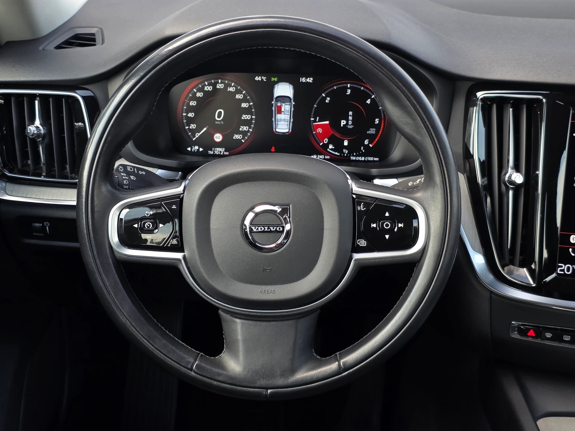VOLVO VOLVO V60 Cross Country B4 D AWD Geartronic | CH-Fahrzeug | Gratis-Service bis 150'000 km | Top Zustand | Top Ausstattung-image-10