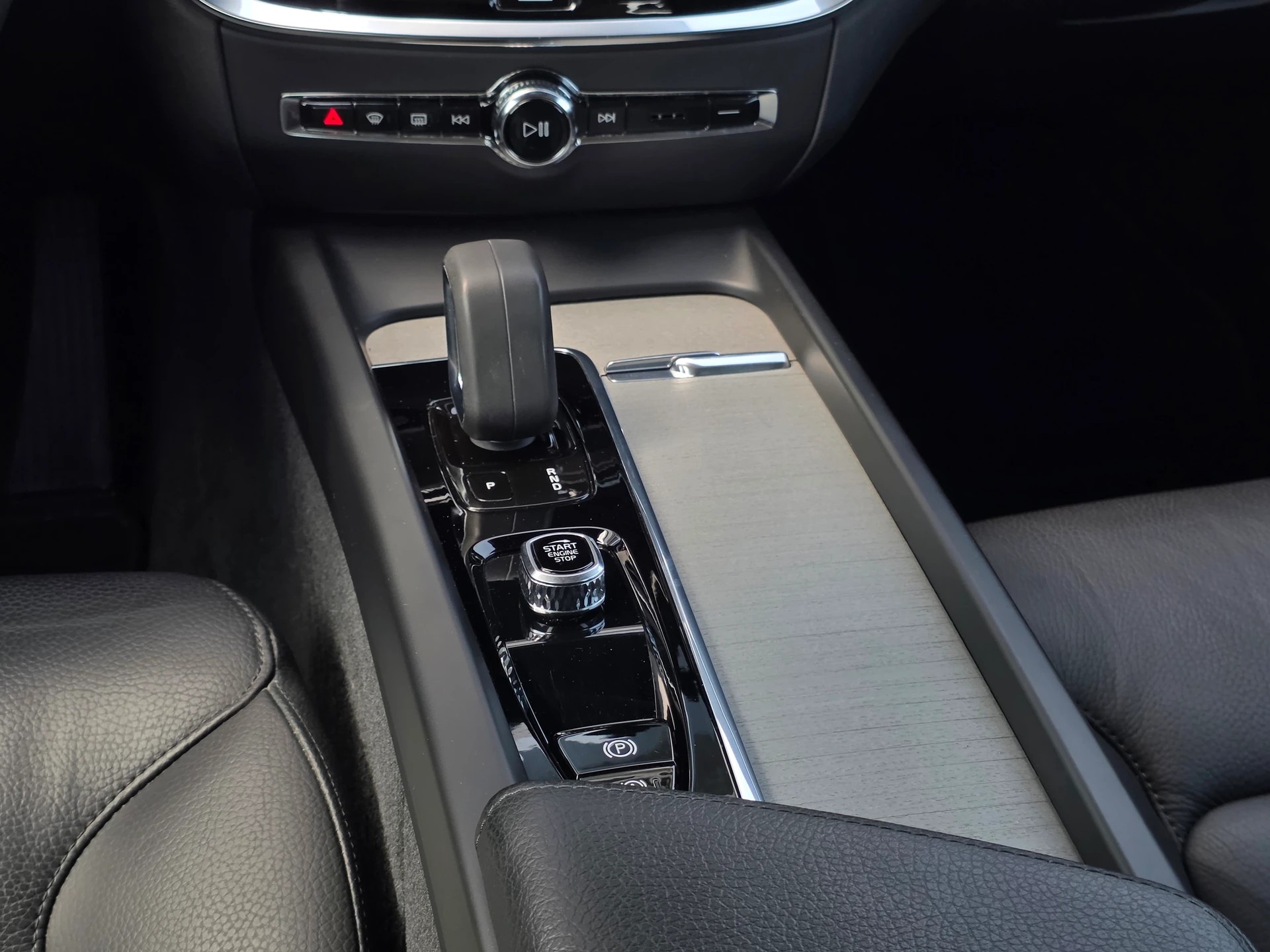 VOLVO VOLVO V60 Cross Country B4 D AWD Geartronic | CH-Fahrzeug | Gratis-Service bis 150'000 km | Top Zustand | Top Ausstattung-image-15
