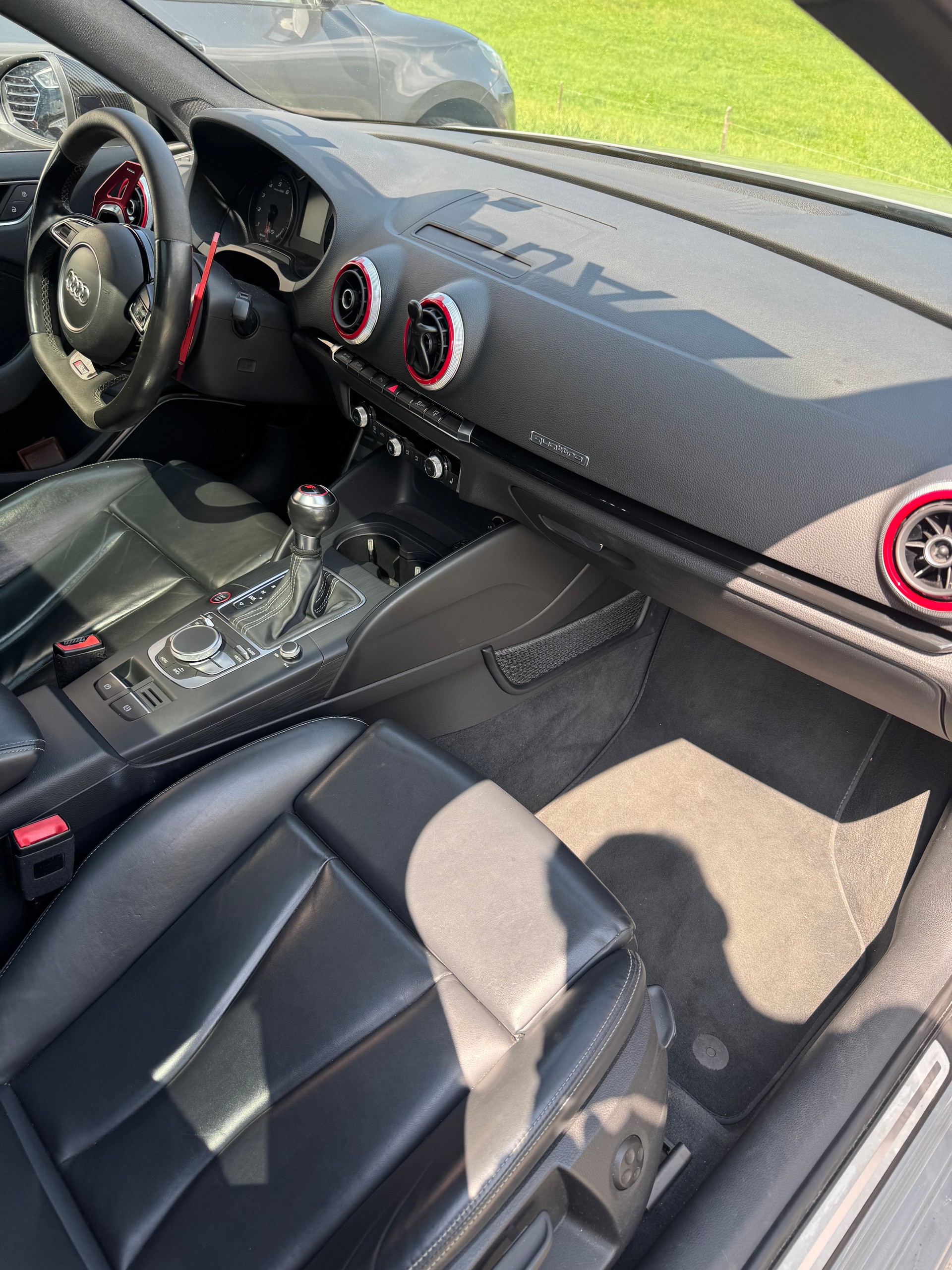 AUDI 2.5 T FSI quattro S-Tronic-image-12