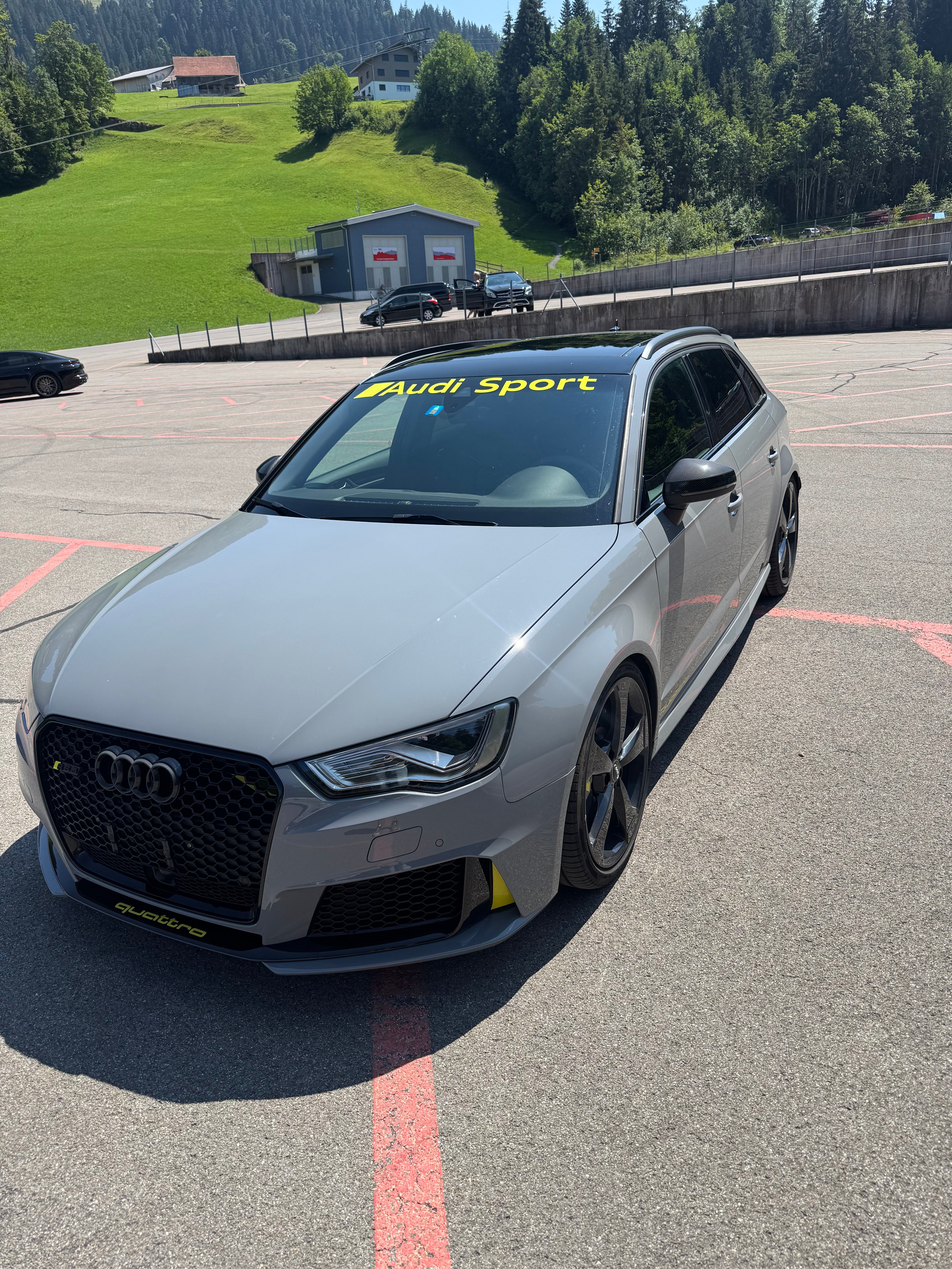 Car photo