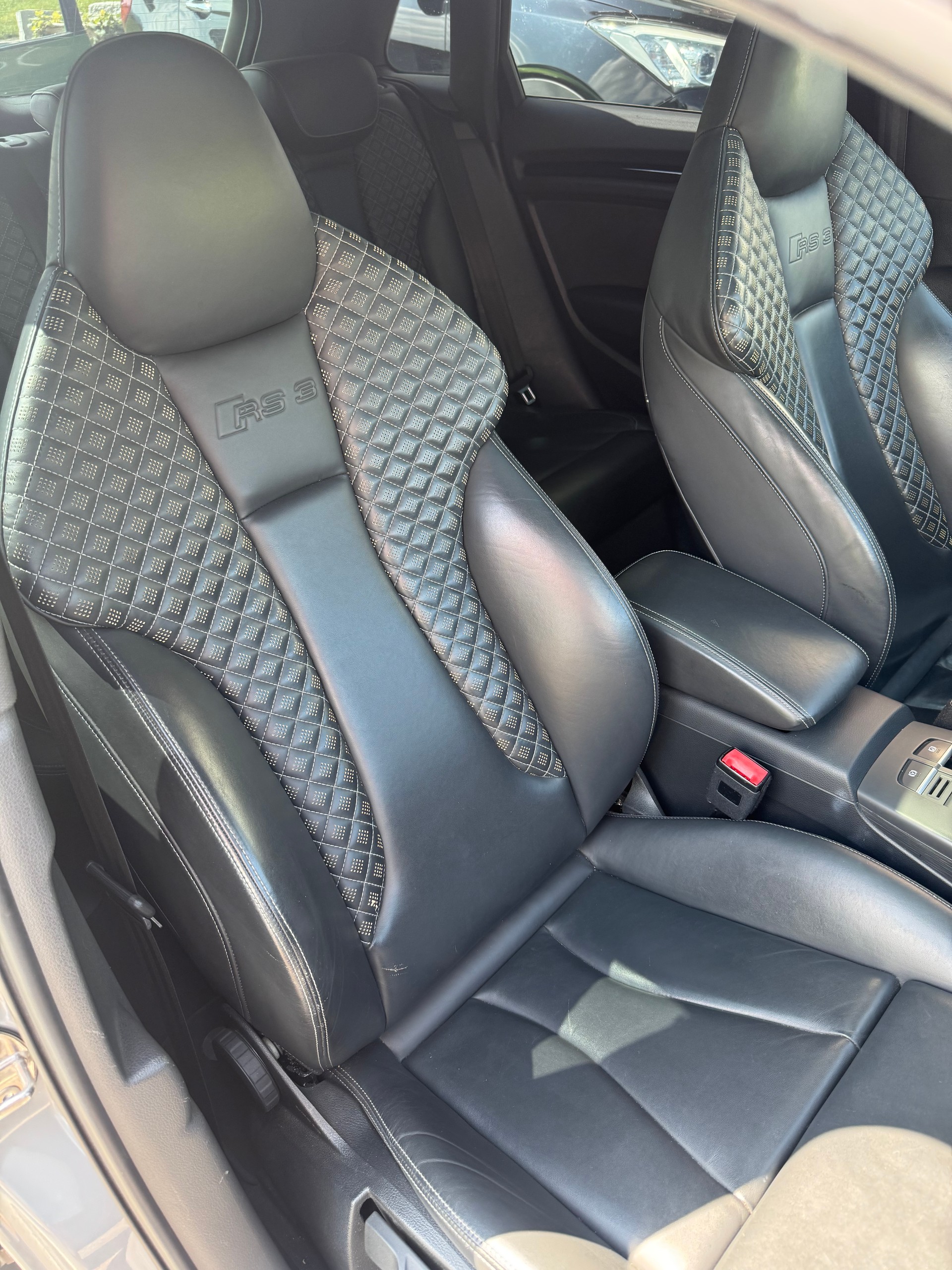 AUDI 2.5 T FSI quattro S-Tronic-image-13