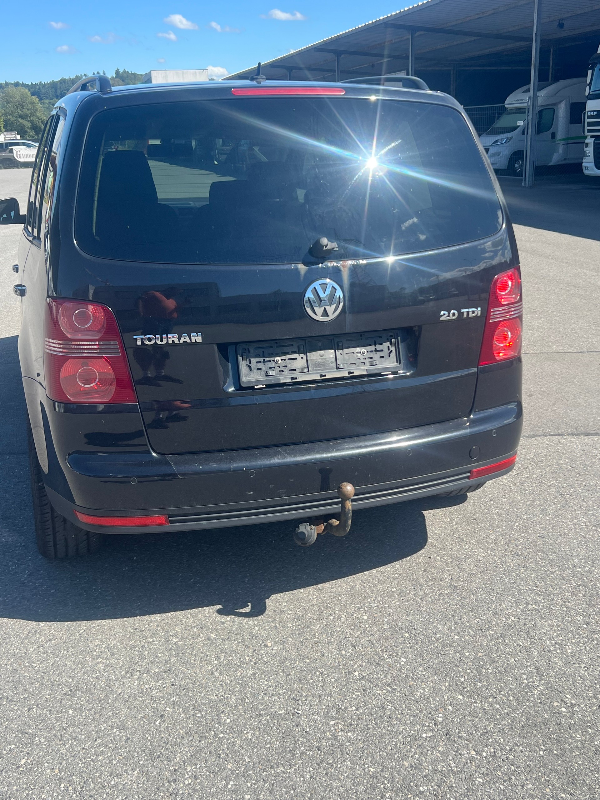 VW Touran 2.0 TDI Trendline-image-2