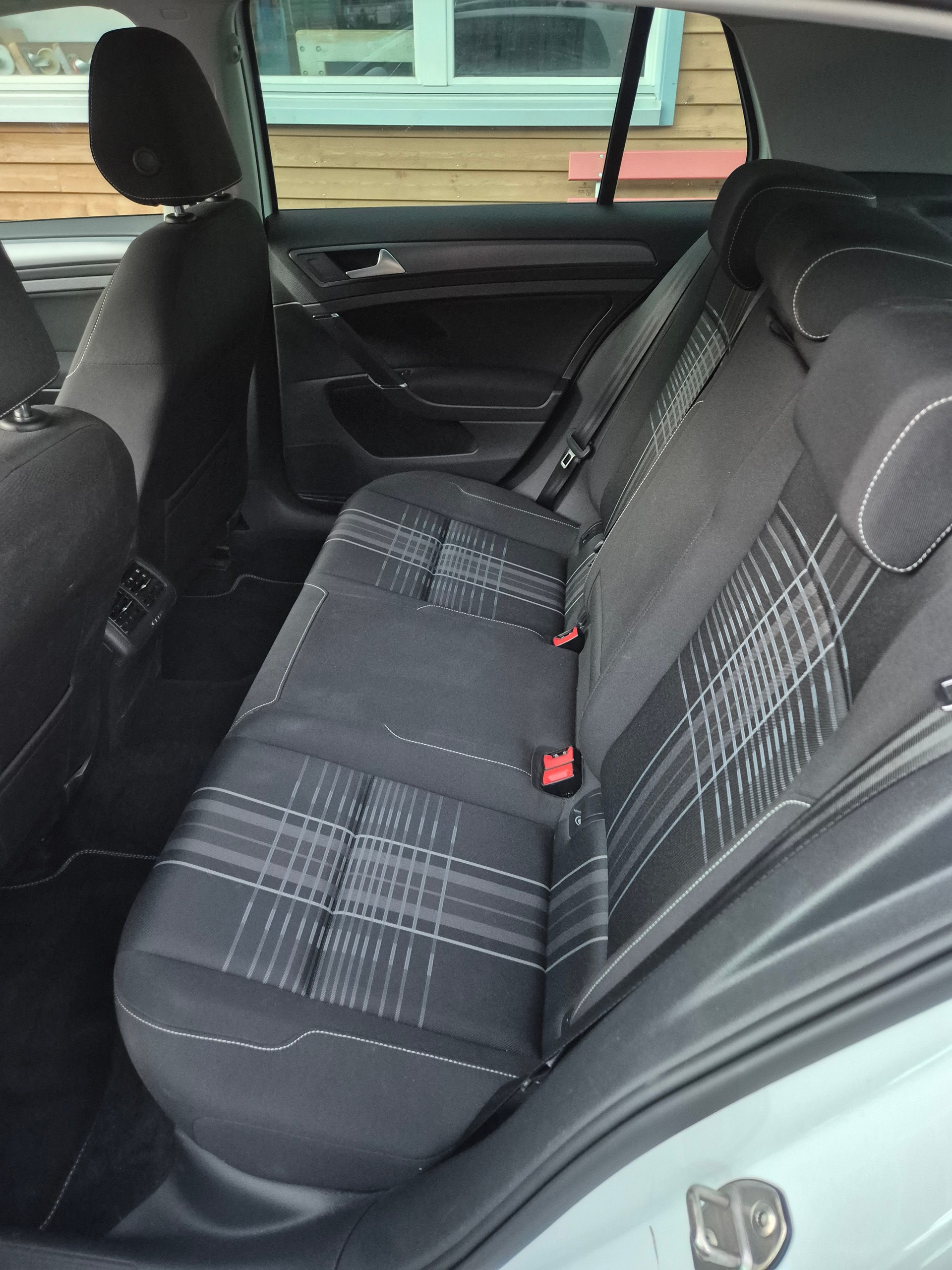 VW Golf 1.4 TSI Lounge-image-8