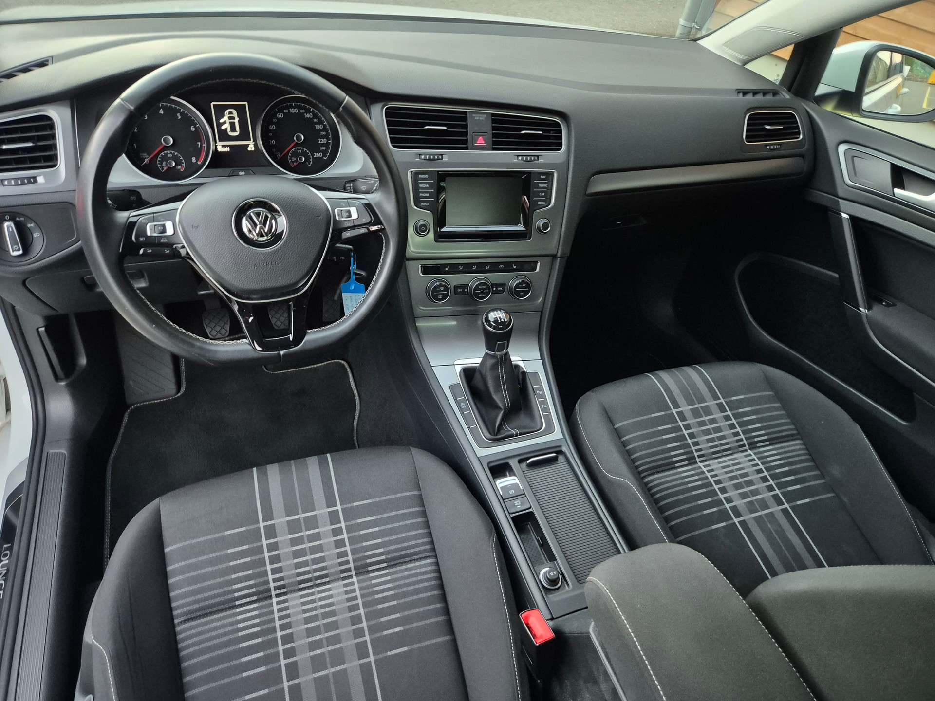 VW Golf 1.4 TSI Lounge-image-7