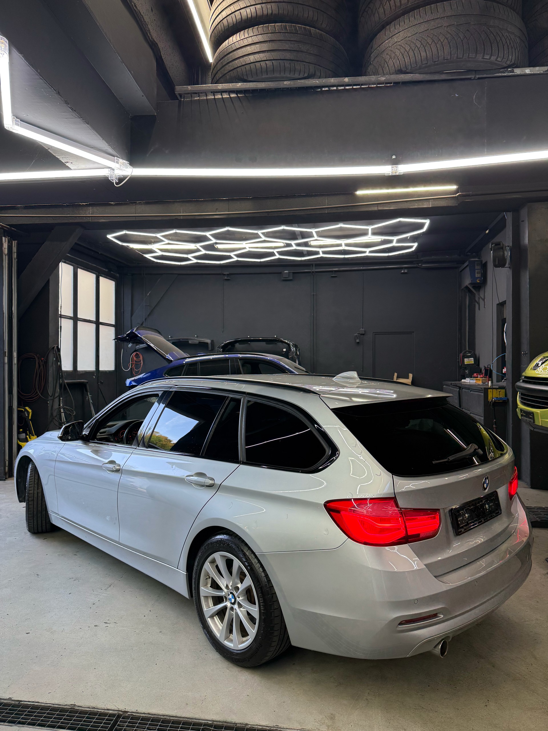 BMW 318d Touring M Sport Line Steptronic-image-2