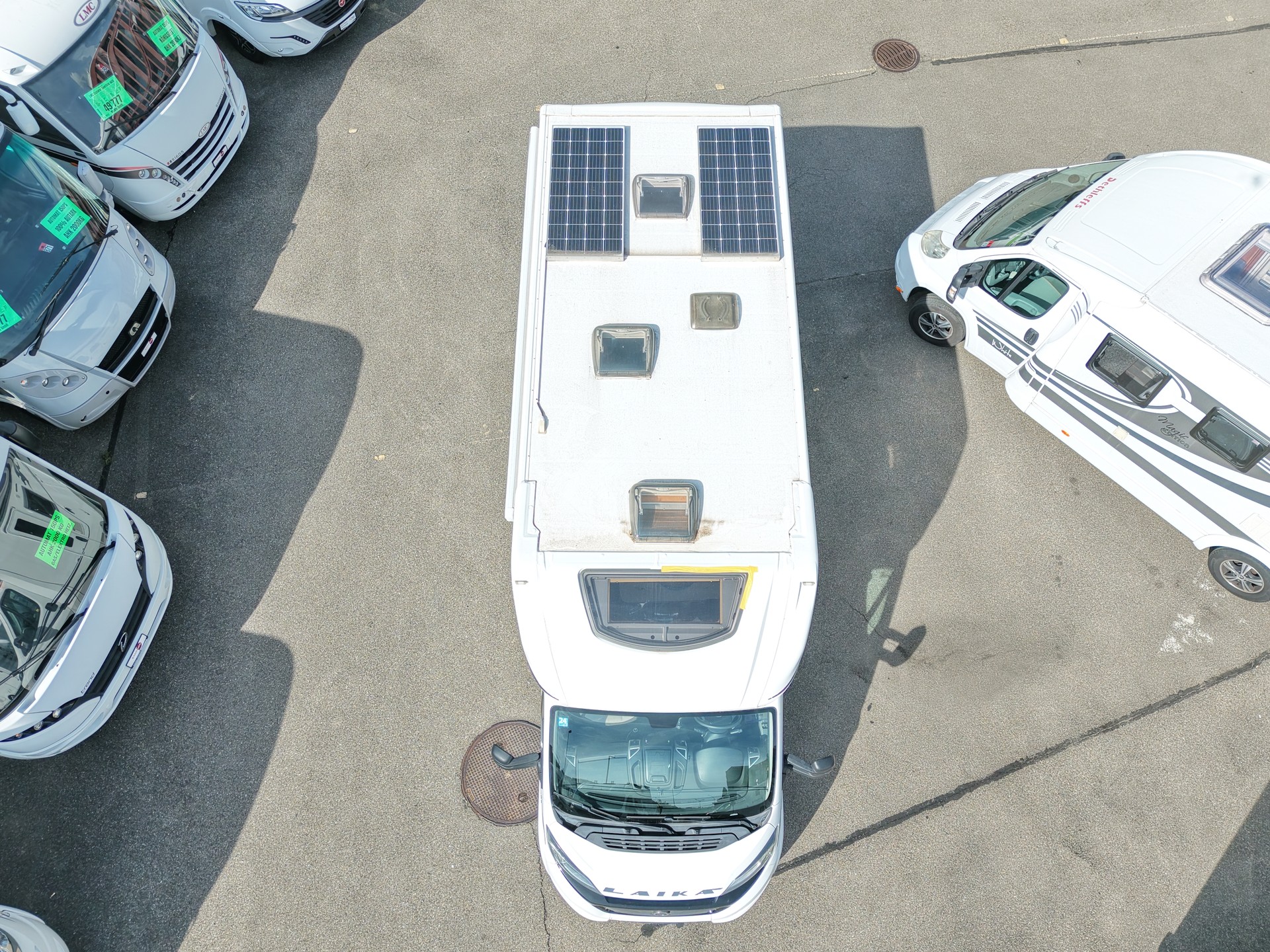 LAIKA Ecovip 309***erstklassige Hymer-Qualität mit winterfestem Aufbau, bequemen Längsbetten und stilvollem italienischem Design***-image-7