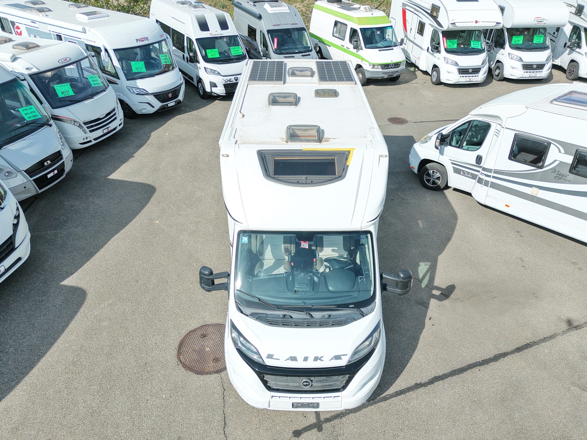 LAIKA Ecovip 309***erstklassige Hymer-Qualität mit winterfestem Aufbau, bequemen Längsbetten und stilvollem italienischem Design***-image-6