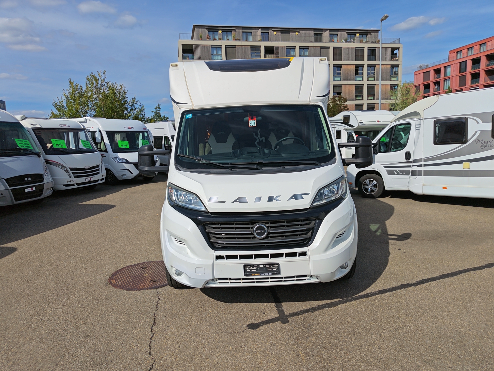 LAIKA Ecovip 309***erstklassige Hymer-Qualität mit winterfestem Aufbau, bequemen Längsbetten und stilvollem italienischem Design***-image-5