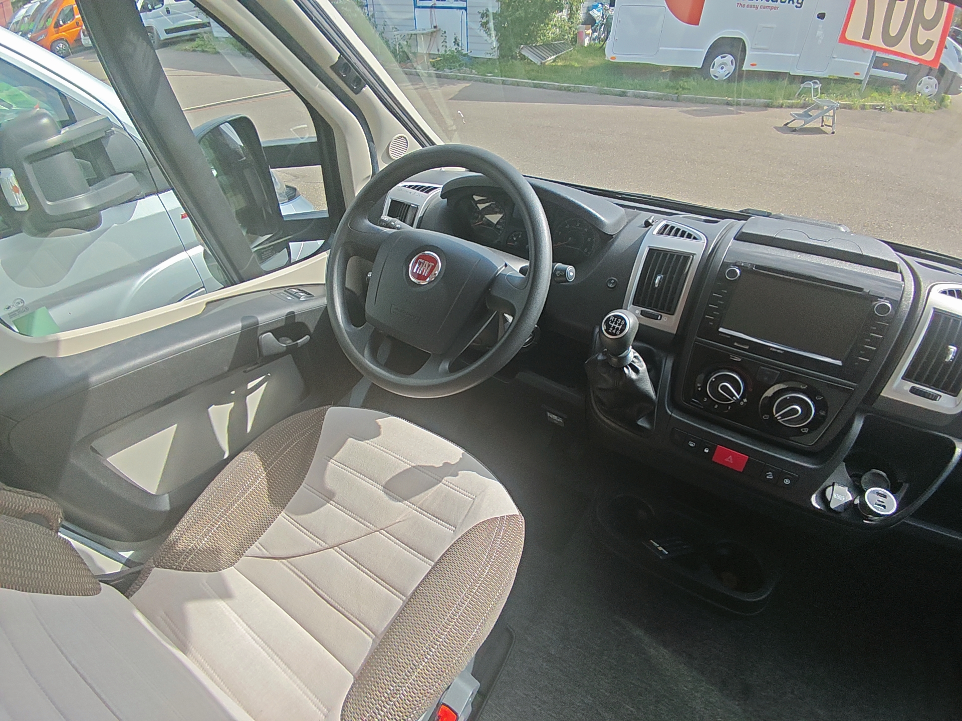 LAIKA Ecovip 309***erstklassige Hymer-Qualität mit winterfestem Aufbau, bequemen Längsbetten und stilvollem italienischem Design***-image-13