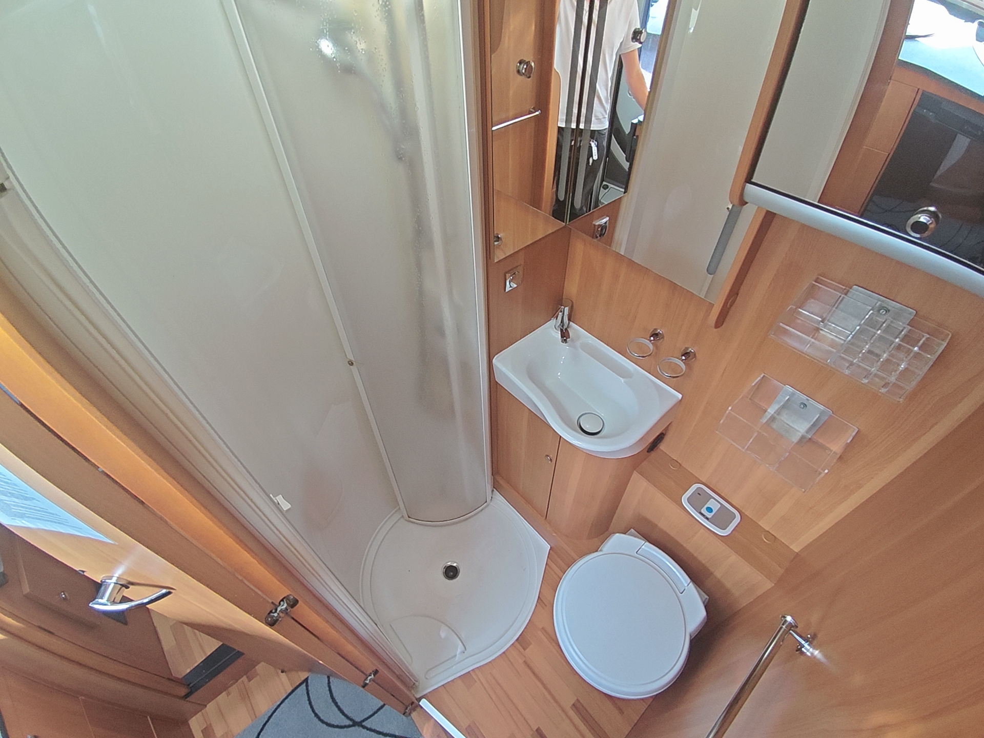 LAIKA Ecovip 309***erstklassige Hymer-Qualität mit winterfestem Aufbau, bequemen Längsbetten und stilvollem italienischem Design***-image-24