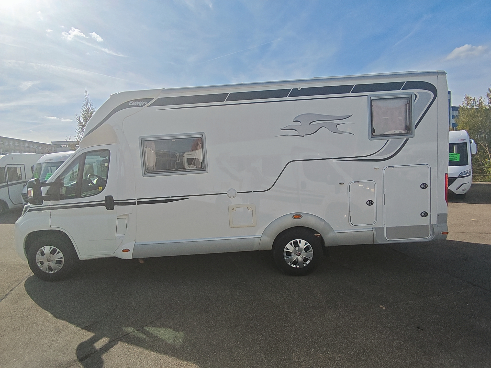 LAIKA Ecovip 309***erstklassige Hymer-Qualität mit winterfestem Aufbau, bequemen Längsbetten und stilvollem italienischem Design***-image-8