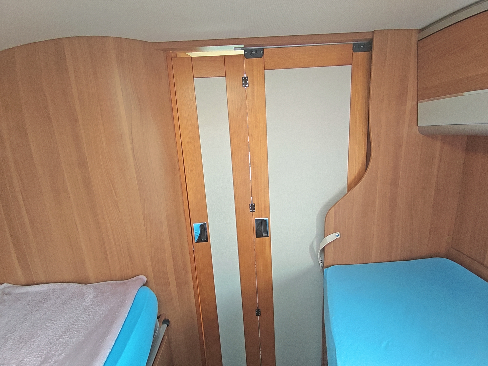LAIKA Ecovip 309***erstklassige Hymer-Qualität mit winterfestem Aufbau, bequemen Längsbetten und stilvollem italienischem Design***-image-22