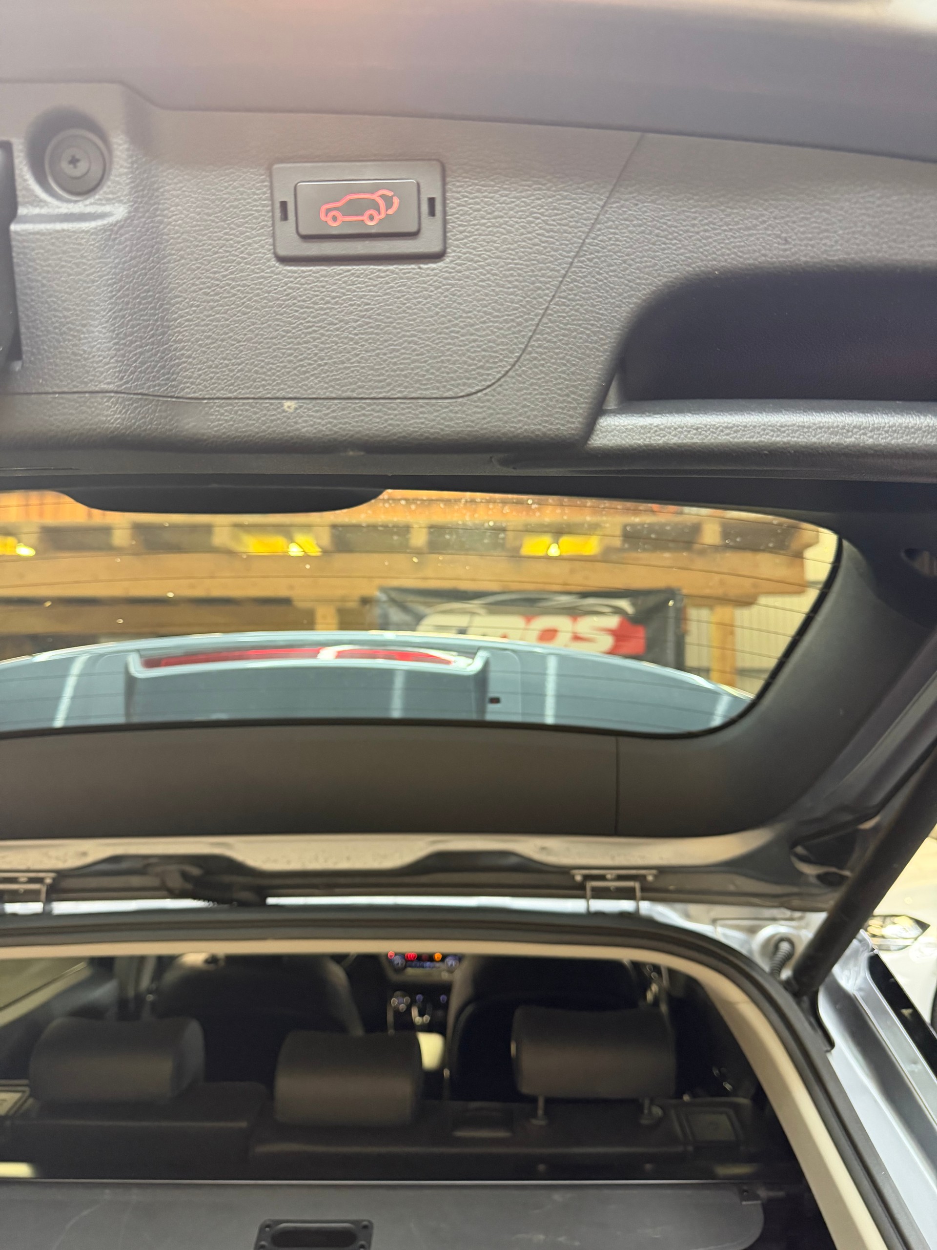 KGM-SsangYong Korando 1.6e Xdi Sapphire 4WD Automat-image-13