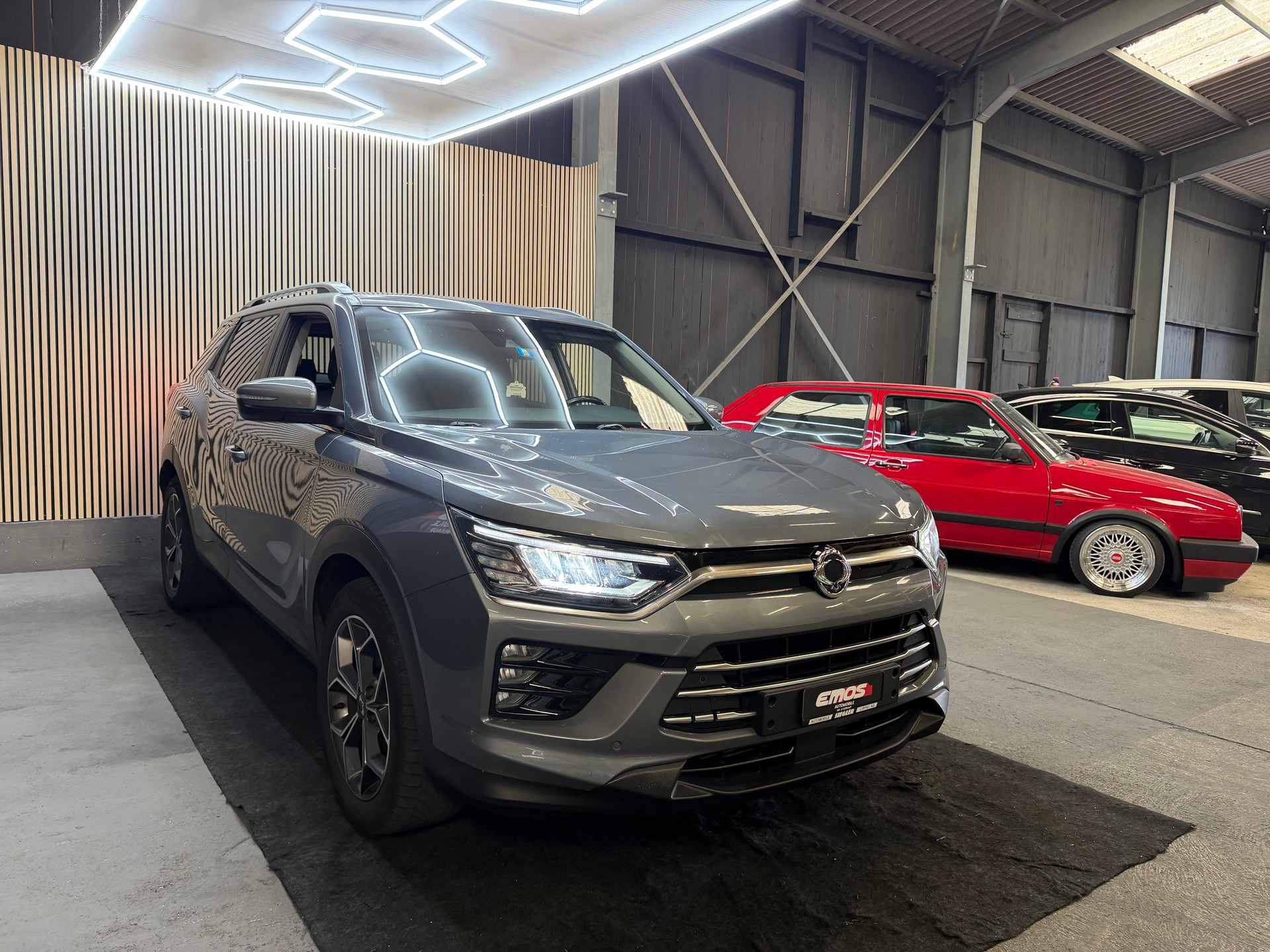 KGM-SsangYong Korando 1.6e Xdi Sapphire 4WD Automat-image-1