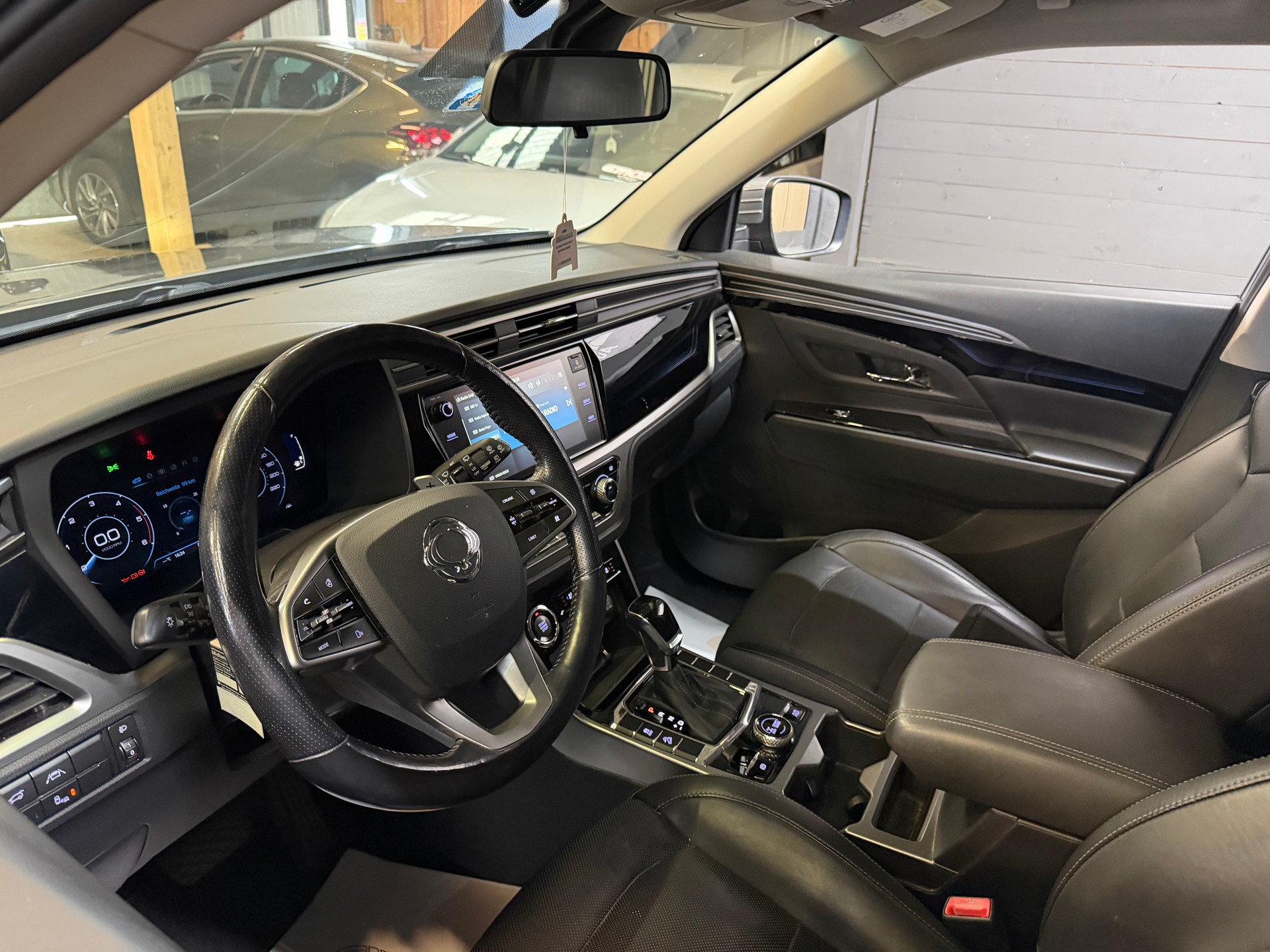 KGM-SsangYong Korando 1.6e Xdi Sapphire 4WD Automat-image-8