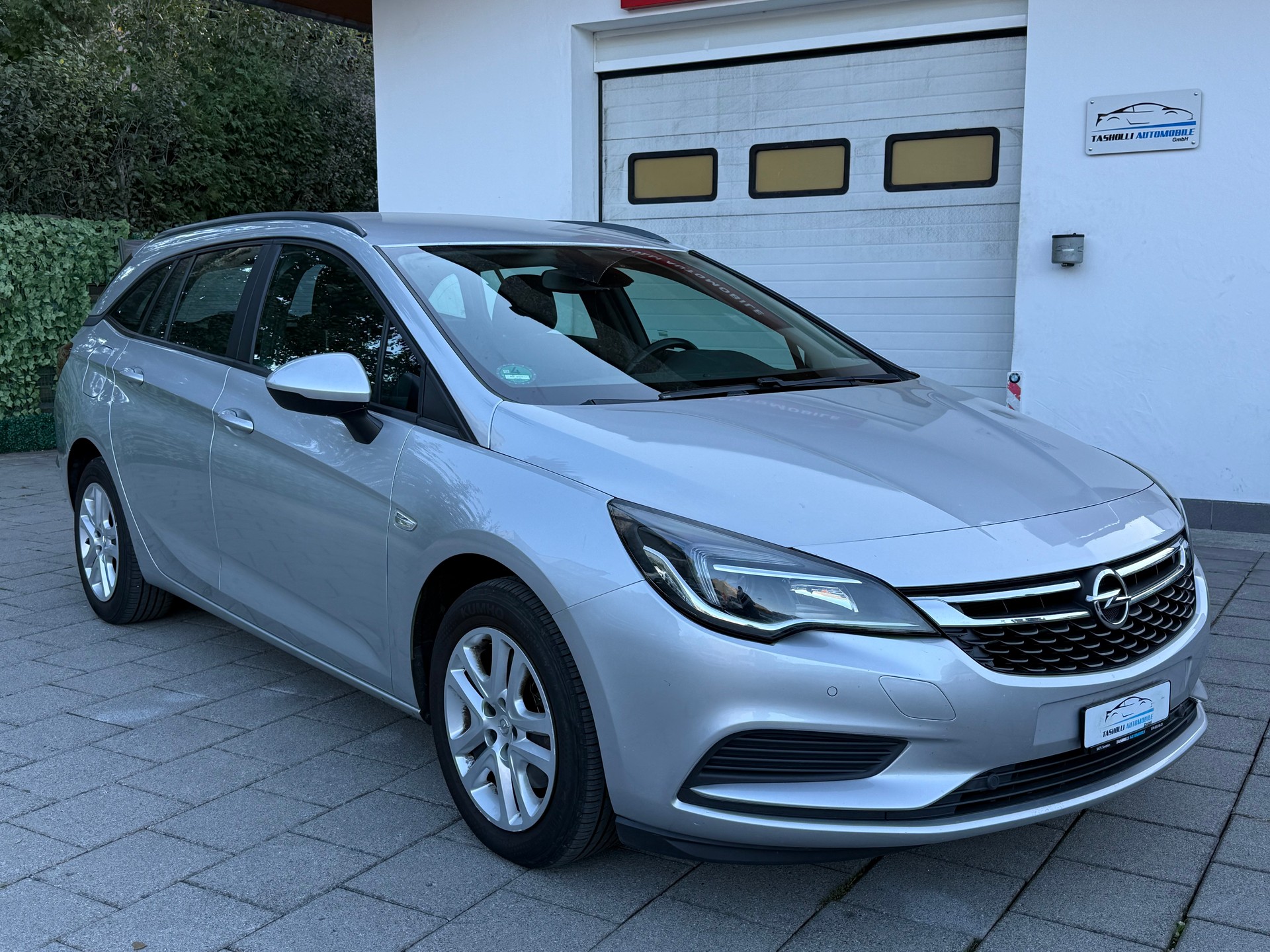 OPEL Astra Sports Tourer 1.6 CDTi ecoF Enjoy Automatic-image-1