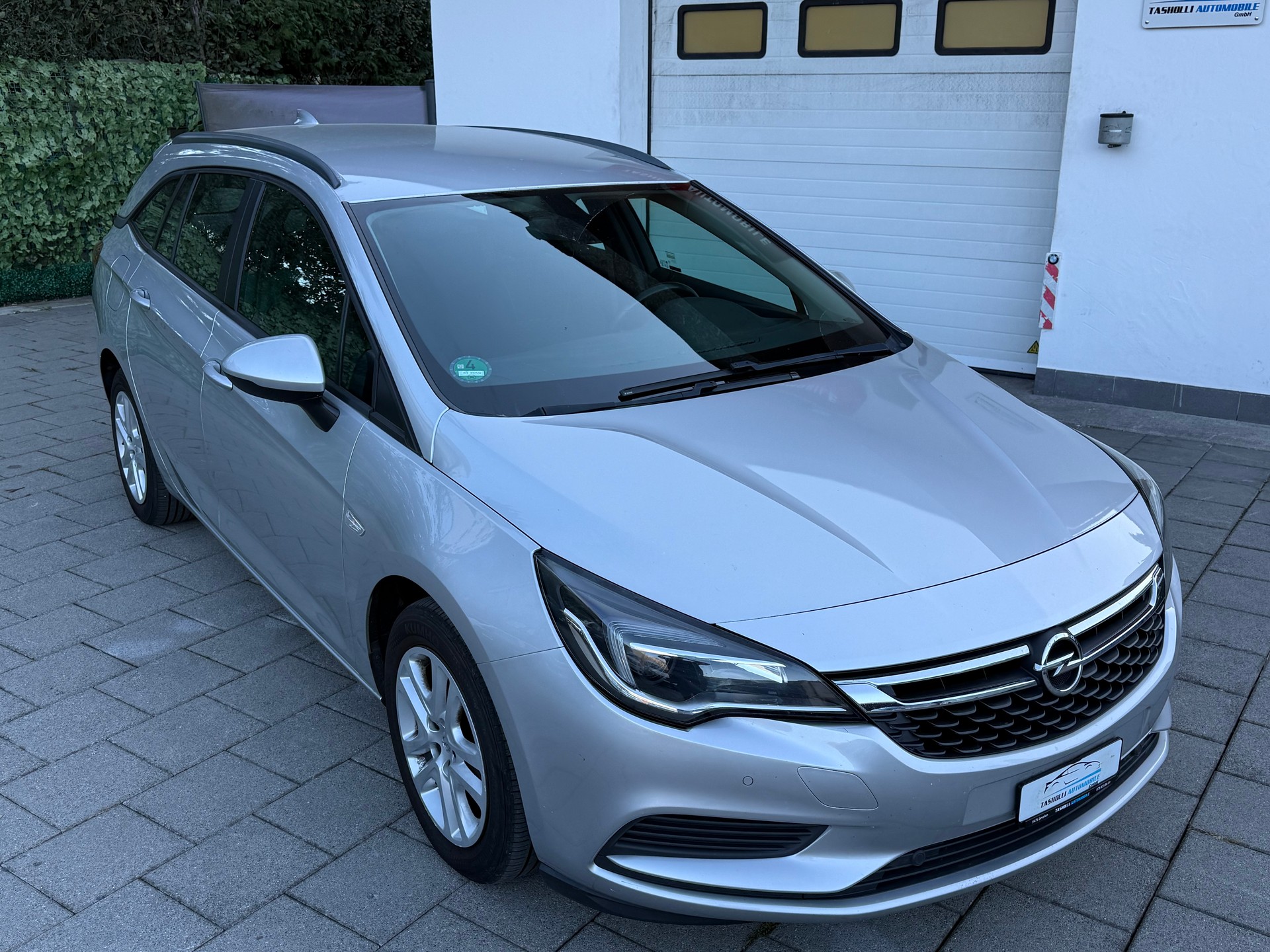 OPEL Astra Sports Tourer 1.6 CDTi ecoF Enjoy Automatic-image-10