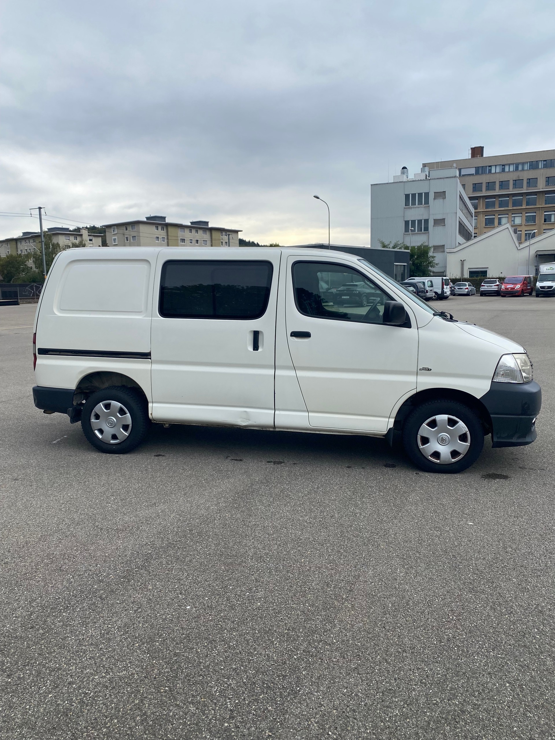 TOYOTA Hiace D-4D Van SWB-image-3