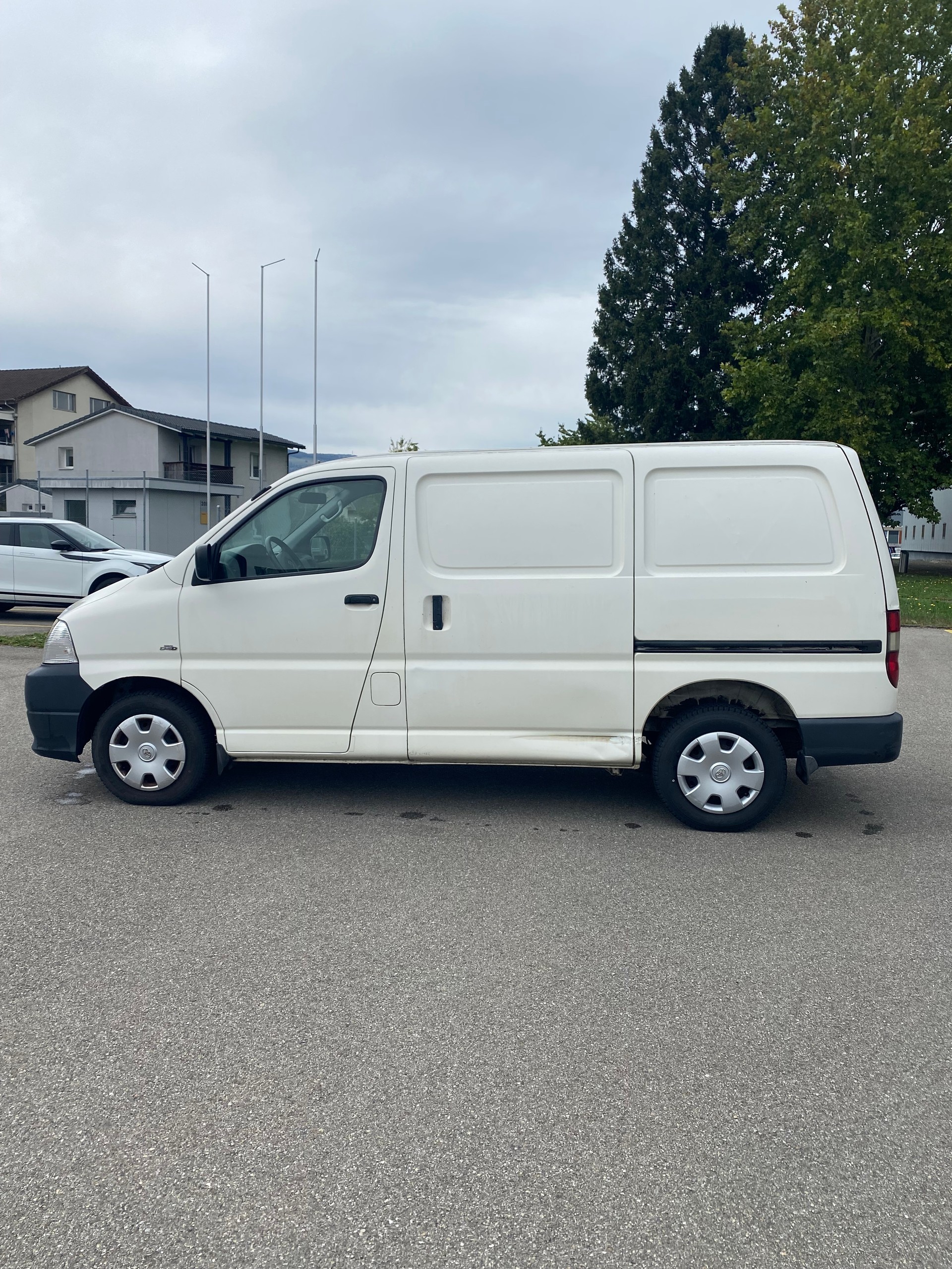 TOYOTA Hiace D-4D Van SWB-image-7