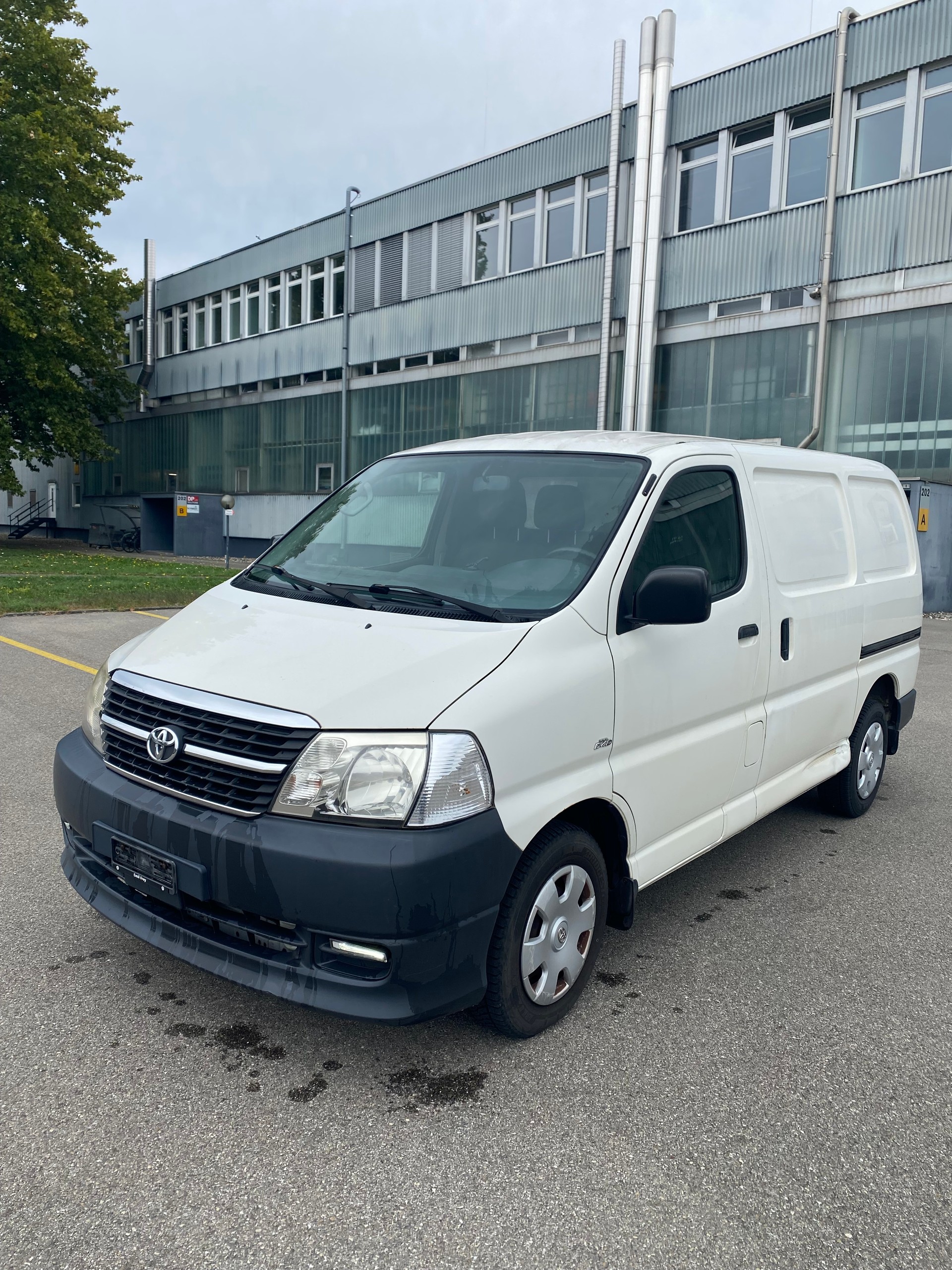 TOYOTA Hiace D-4D Van SWB-image-0