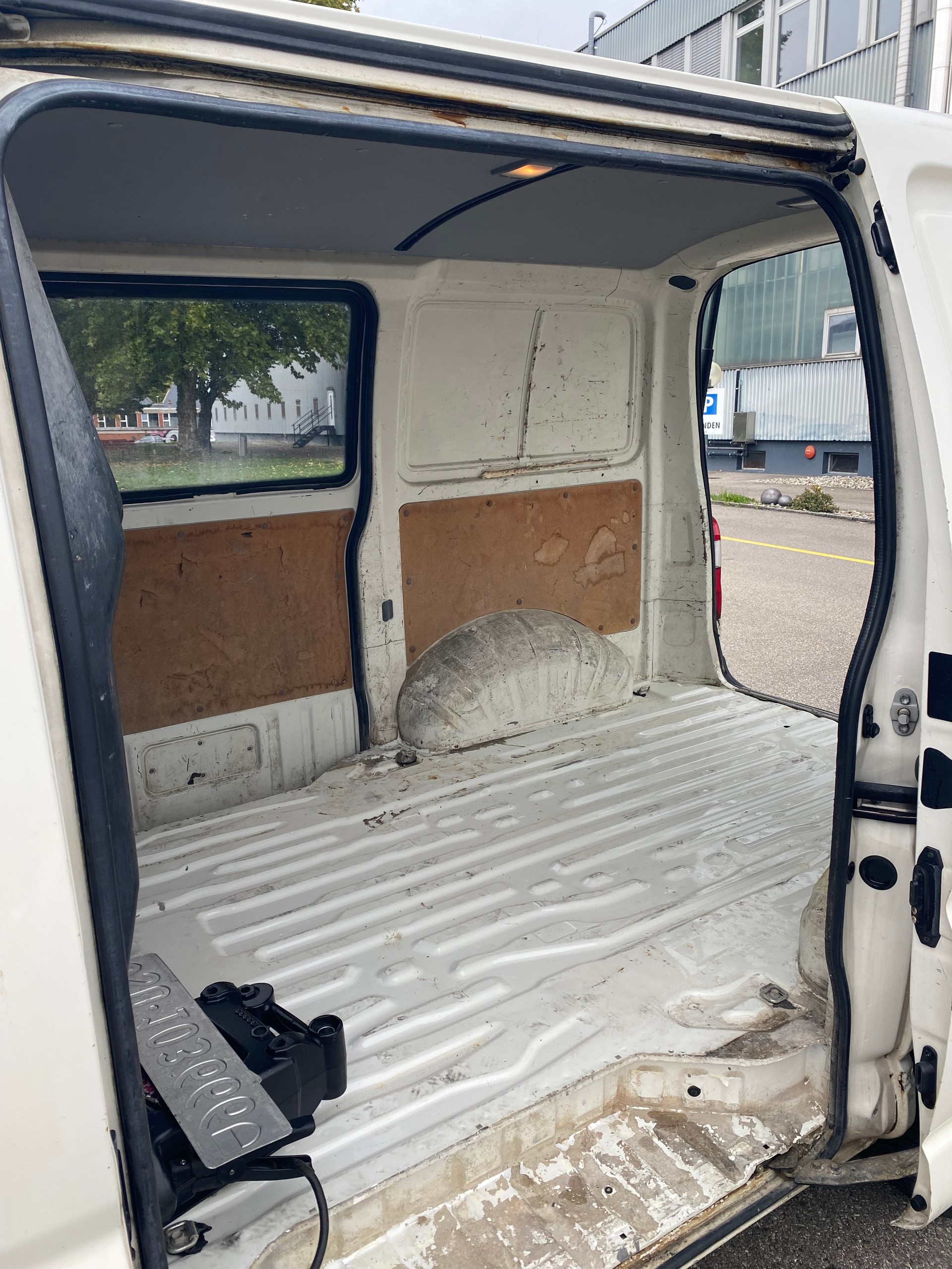TOYOTA Hiace D-4D Van SWB-image-12