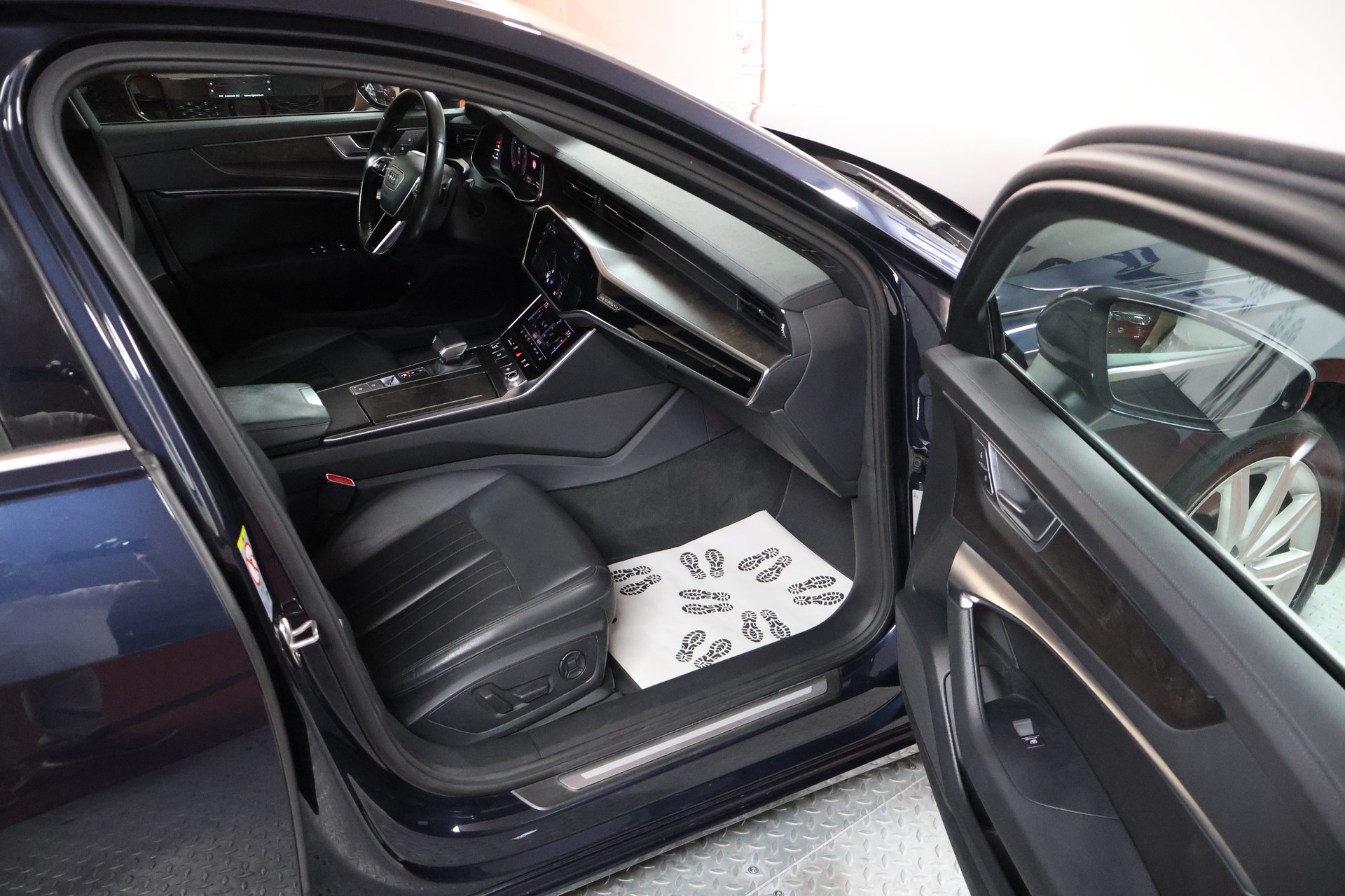 AUDI A6 Avant 40 TDI Sport Attraction quattro S-tronic-image-12