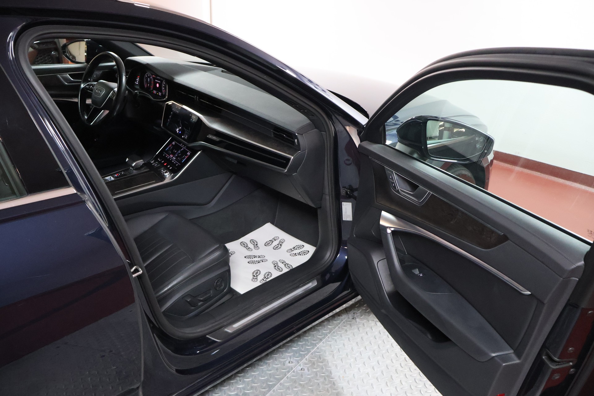 AUDI A6 Avant 40 TDI Sport Attraction quattro S-tronic-image-13