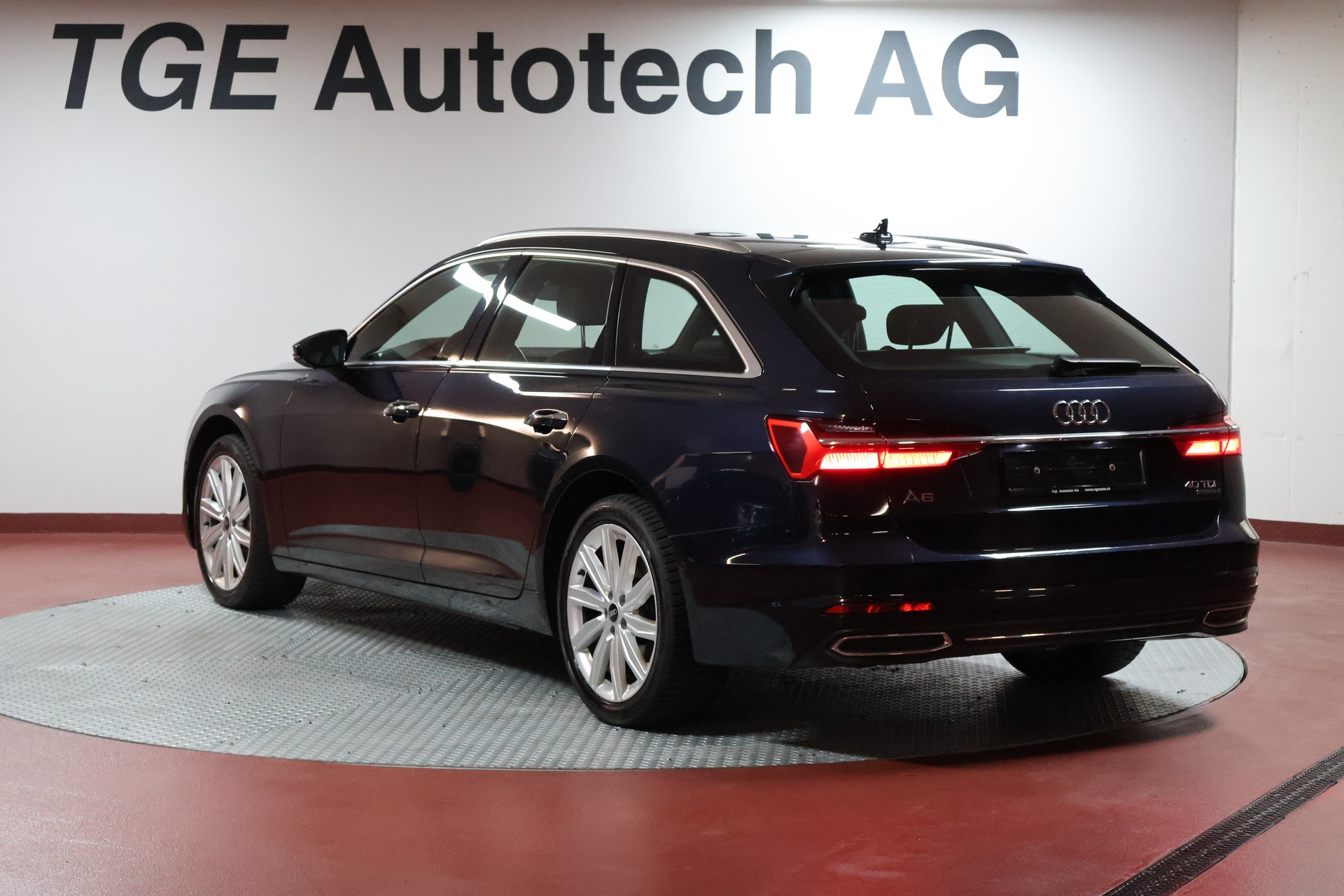 AUDI A6 Avant 40 TDI Sport Attraction quattro S-tronic-image-17