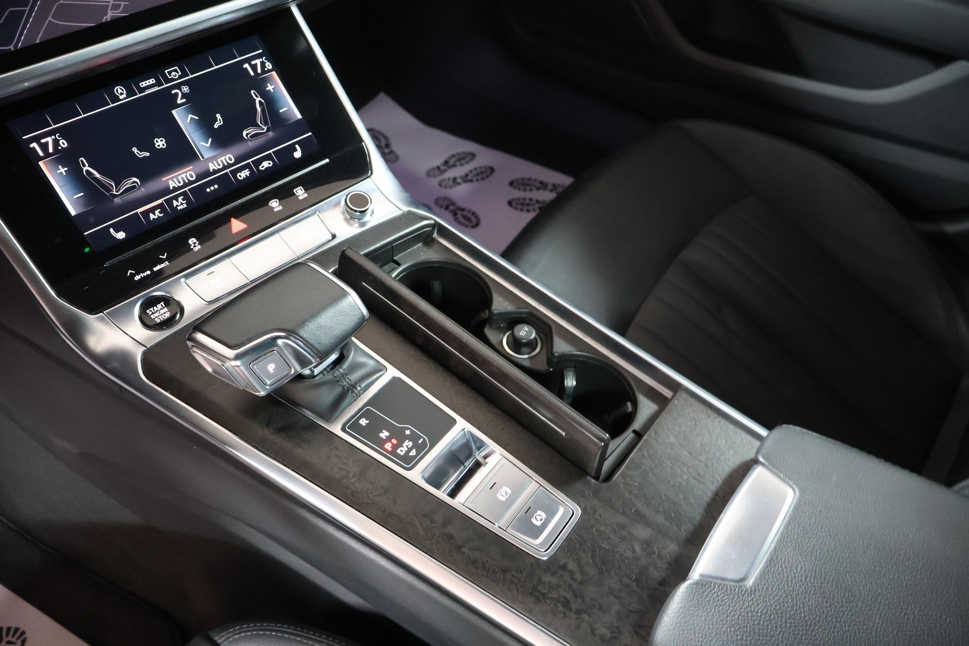 AUDI A6 Avant 40 TDI Sport Attraction quattro S-tronic-image-11