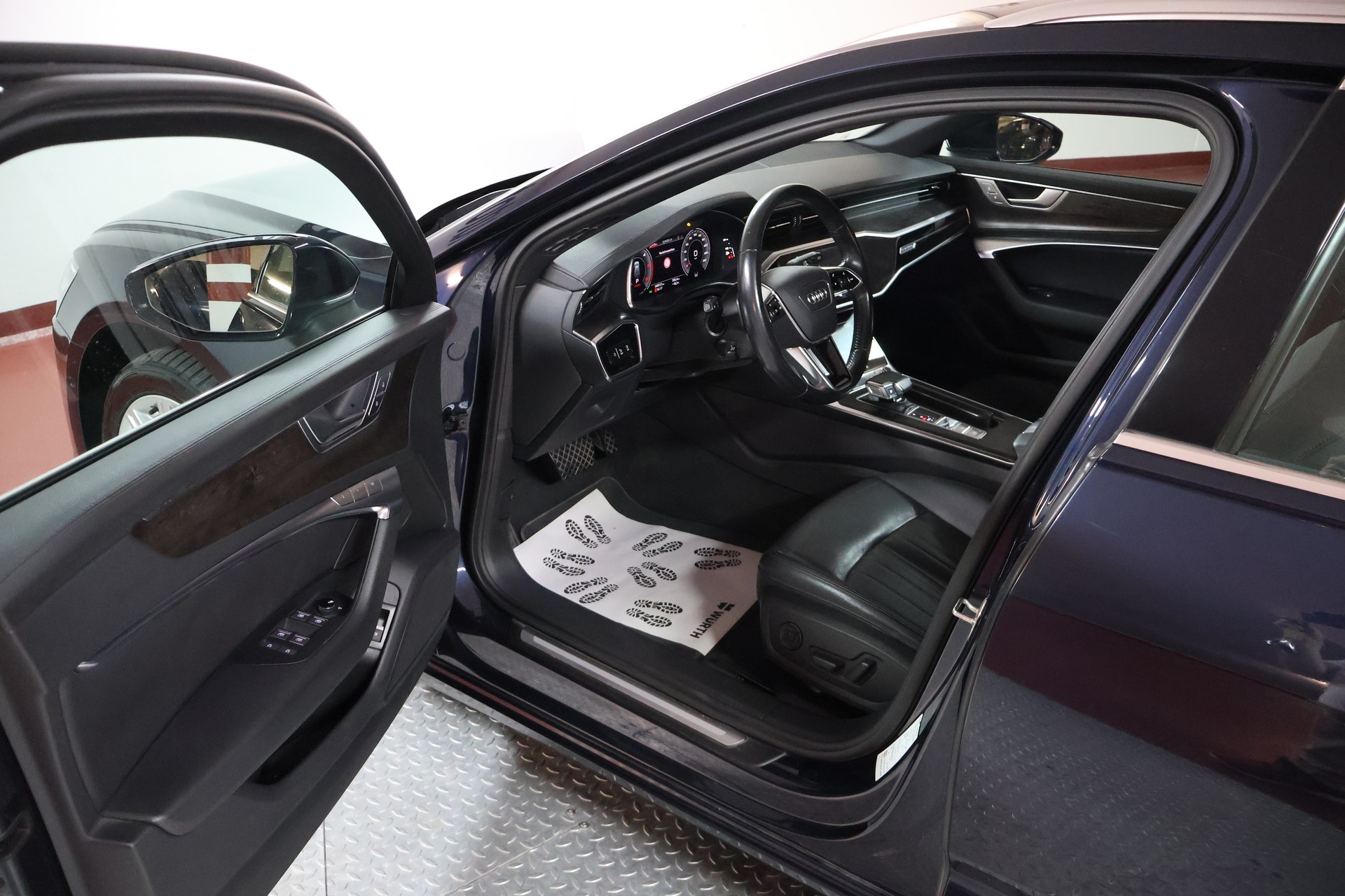 AUDI A6 Avant 40 TDI Sport Attraction quattro S-tronic-image-5