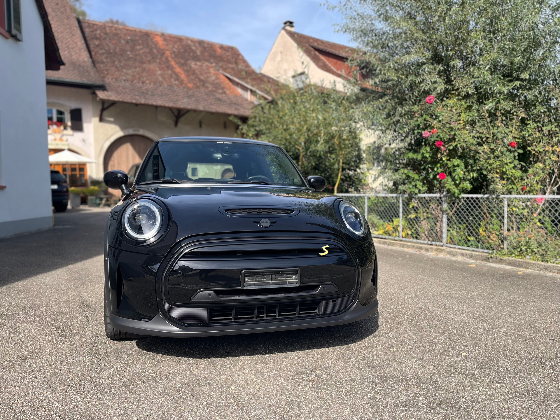 MINI Cooper SE-image-1