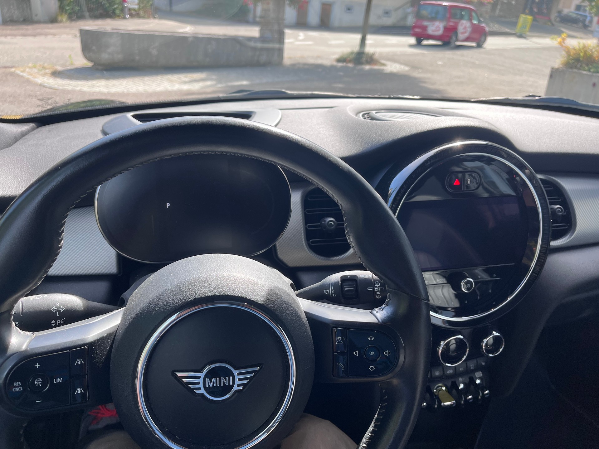 MINI Cooper SE-image-3