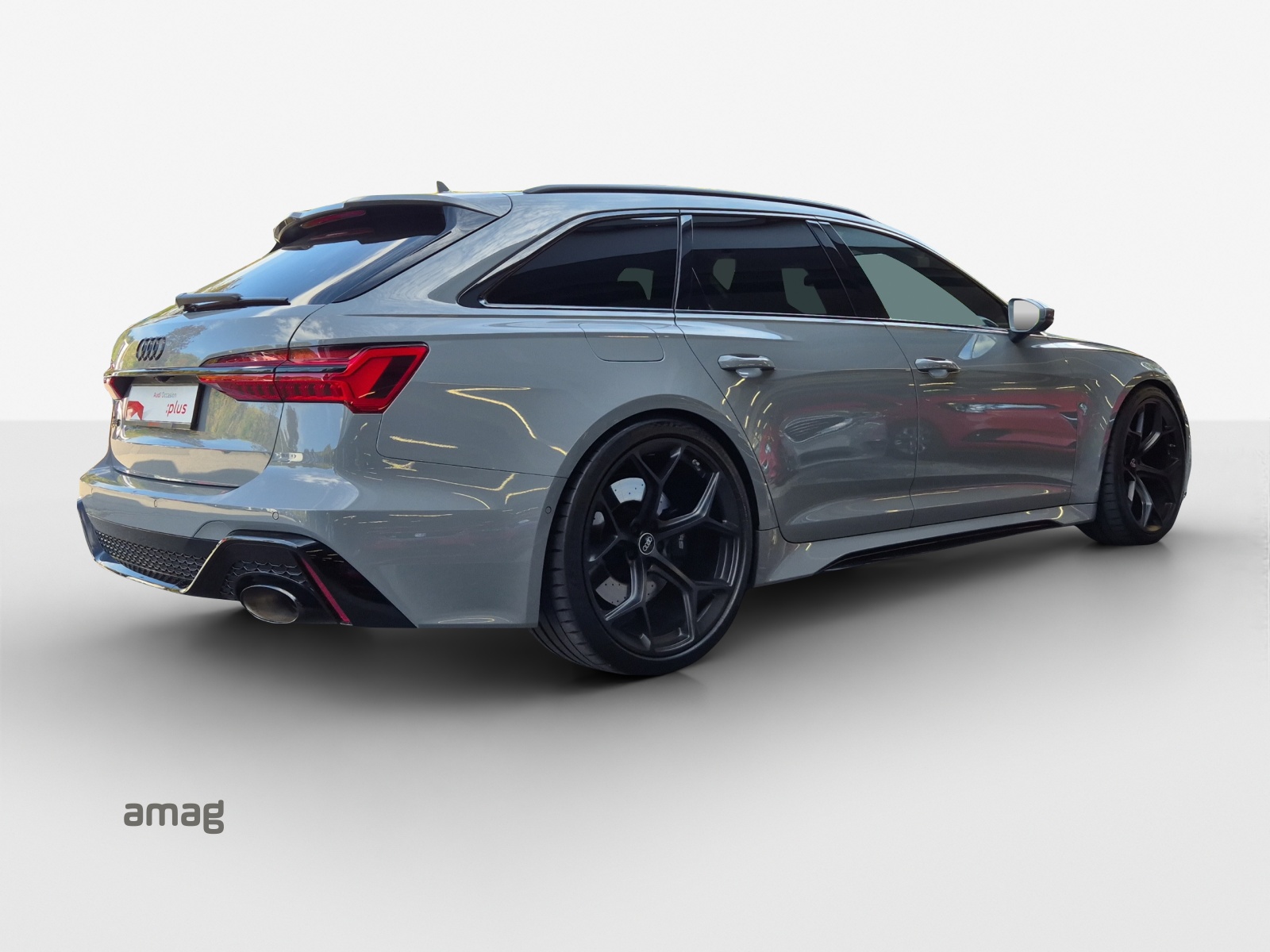 AUDI RS6 Avant 4.0 TFSI V8 quattro in "Nardograu"-image-4
