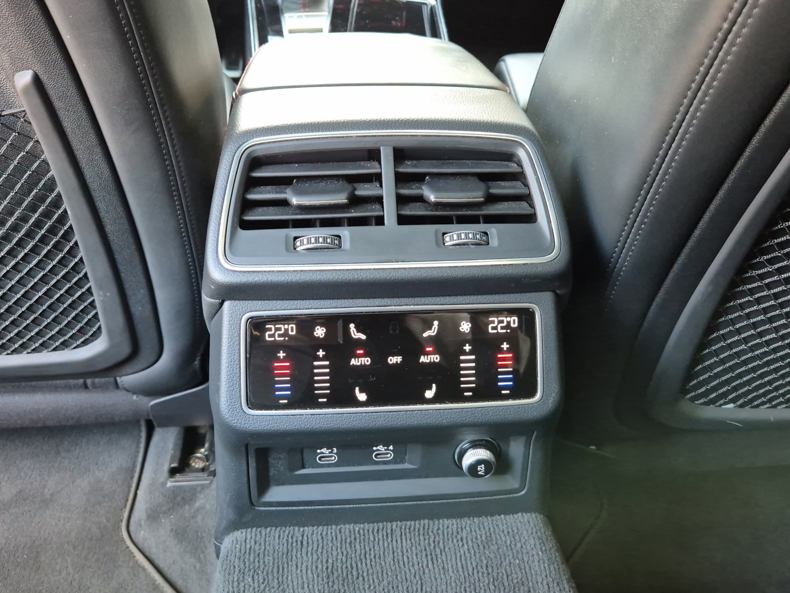 AUDI RS6 Avant 4.0 TFSI V8 quattro in "Nardograu"-image-10