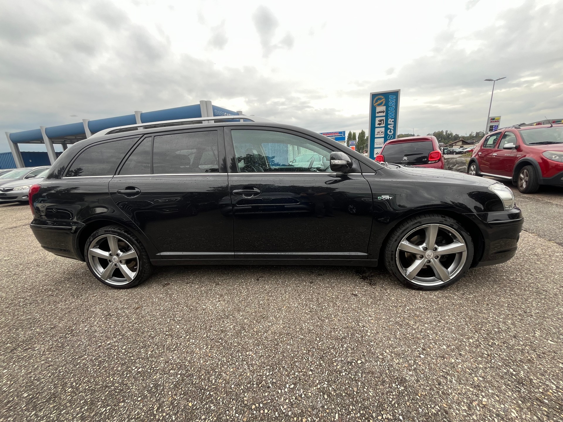 TOYOTA Avensis 2.2D-4 D CleanP. Linea Sol Prem.-image-6