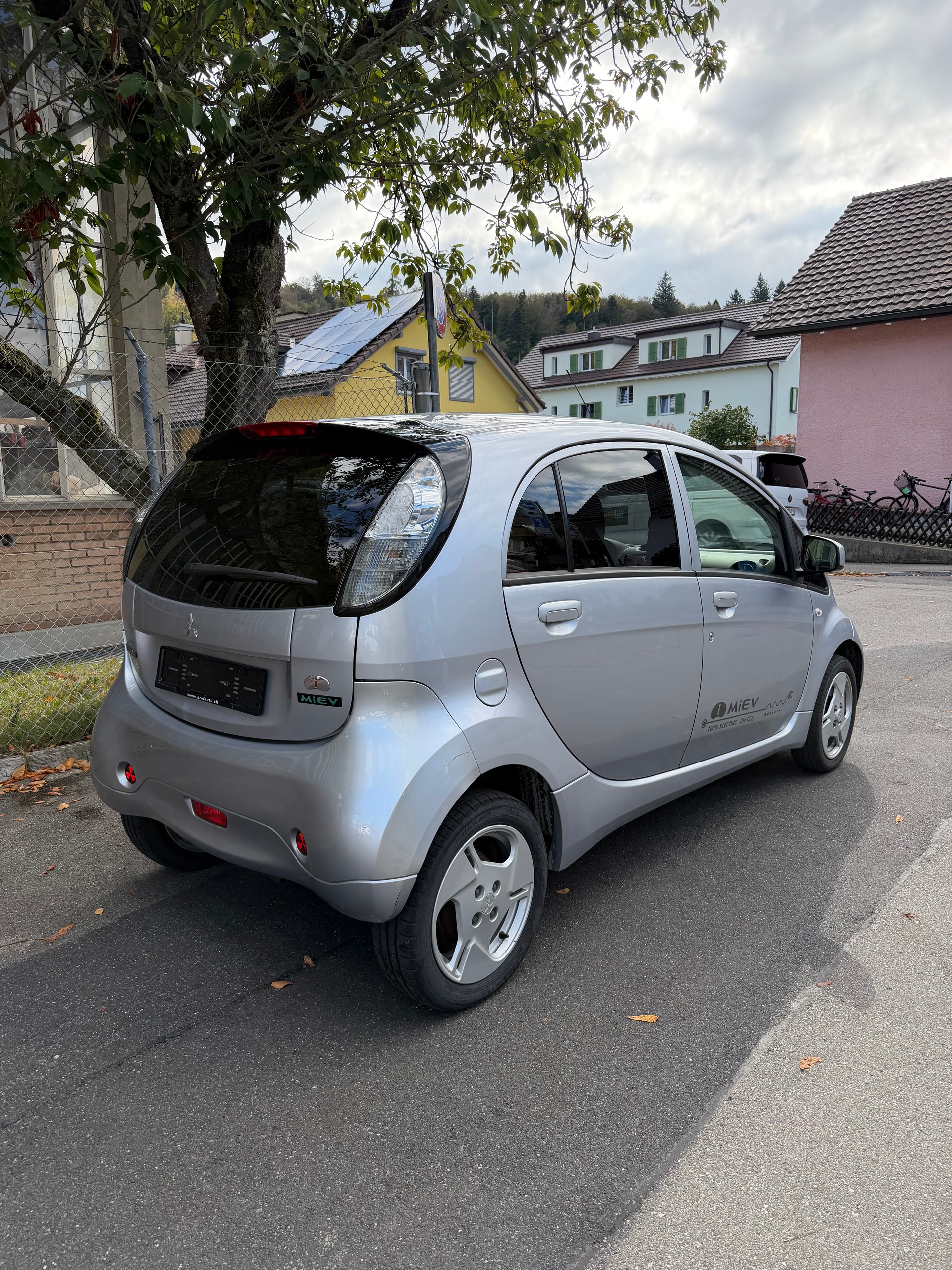 MITSUBISHI i MiEV-image-3